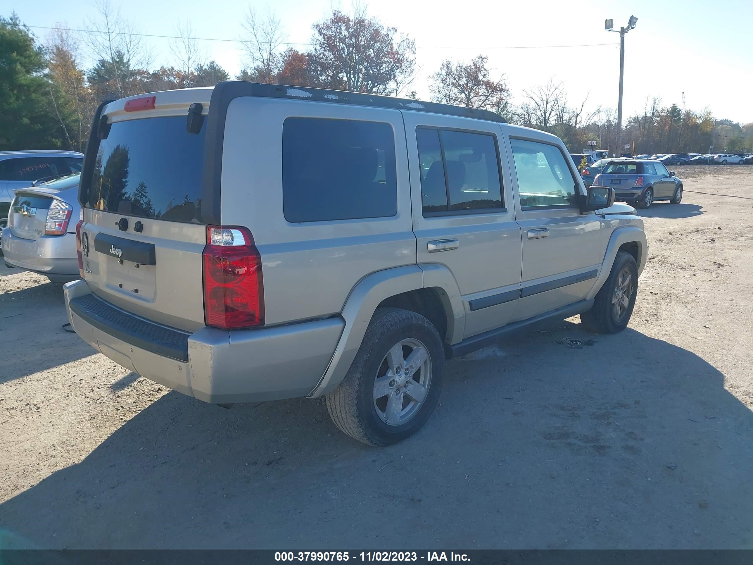 Photo 3 VIN: 1J8HG48K97C685077 - JEEP COMMANDER 