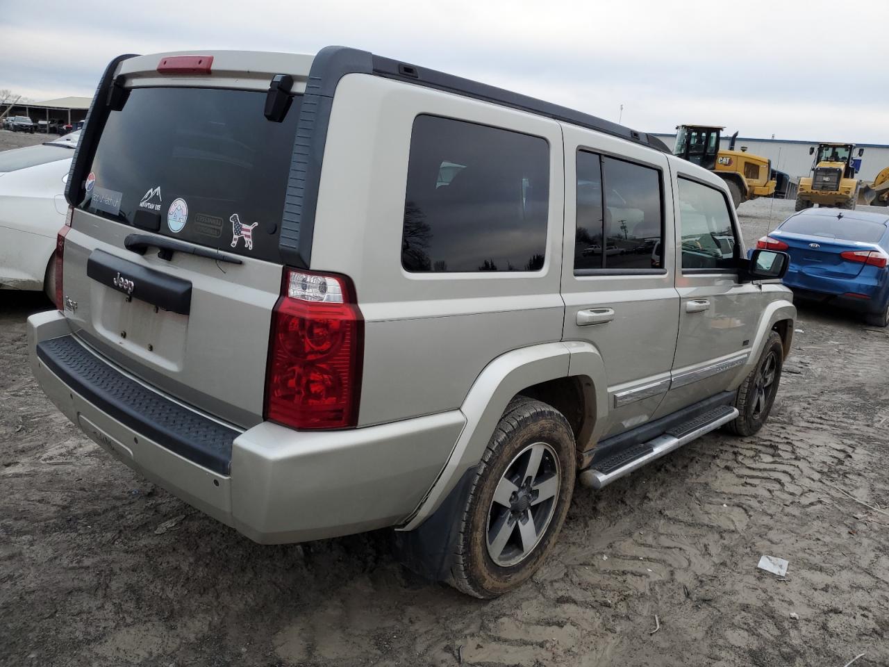 Photo 2 VIN: 1J8HG48K98C168556 - JEEP COMMANDER 