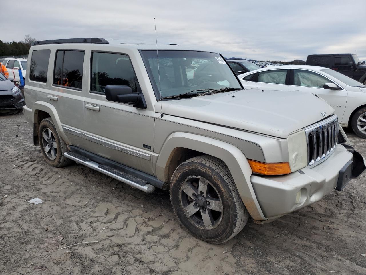 Photo 3 VIN: 1J8HG48K98C168556 - JEEP COMMANDER 