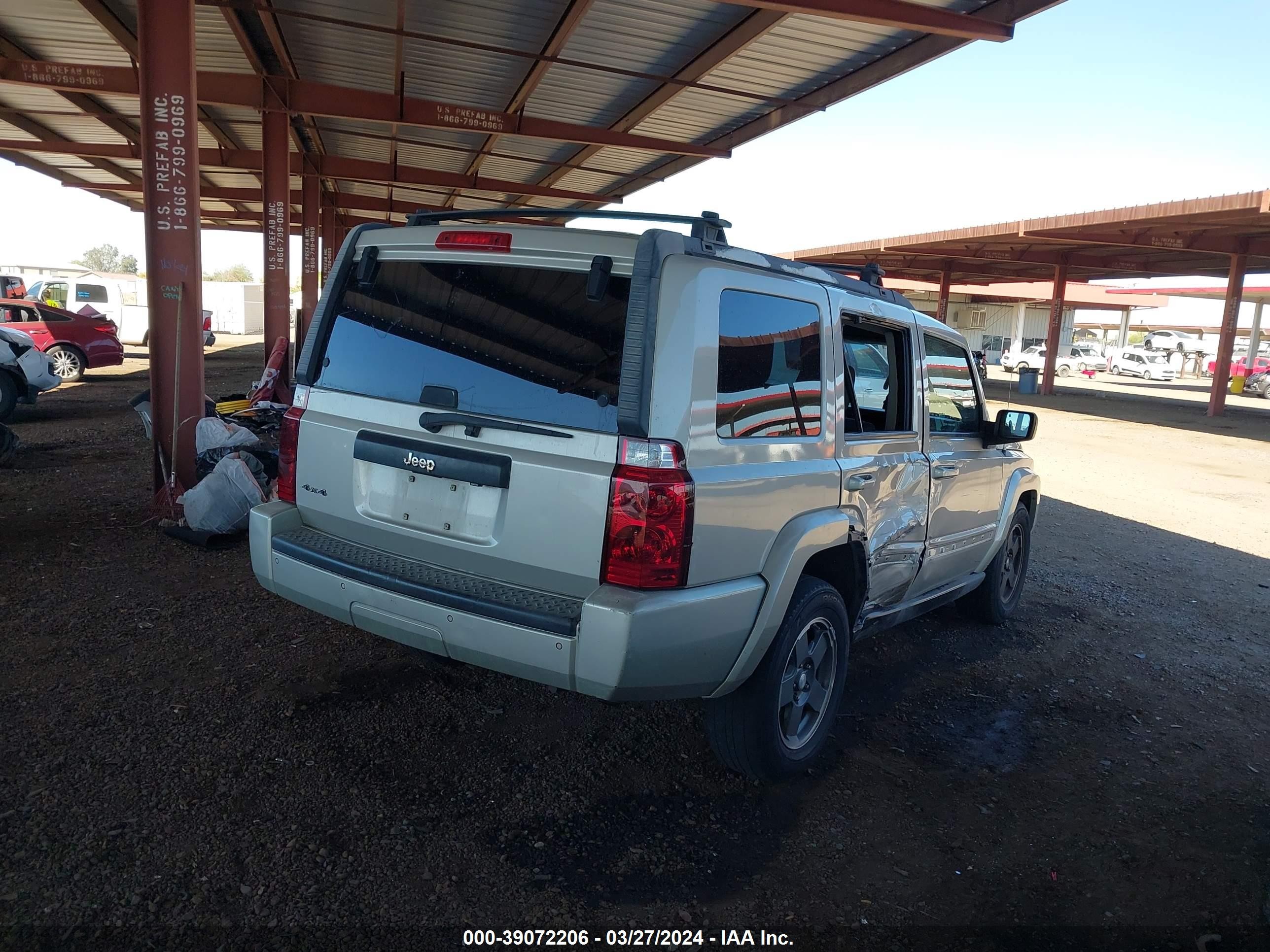 Photo 3 VIN: 1J8HG48K98C173661 - JEEP COMMANDER 