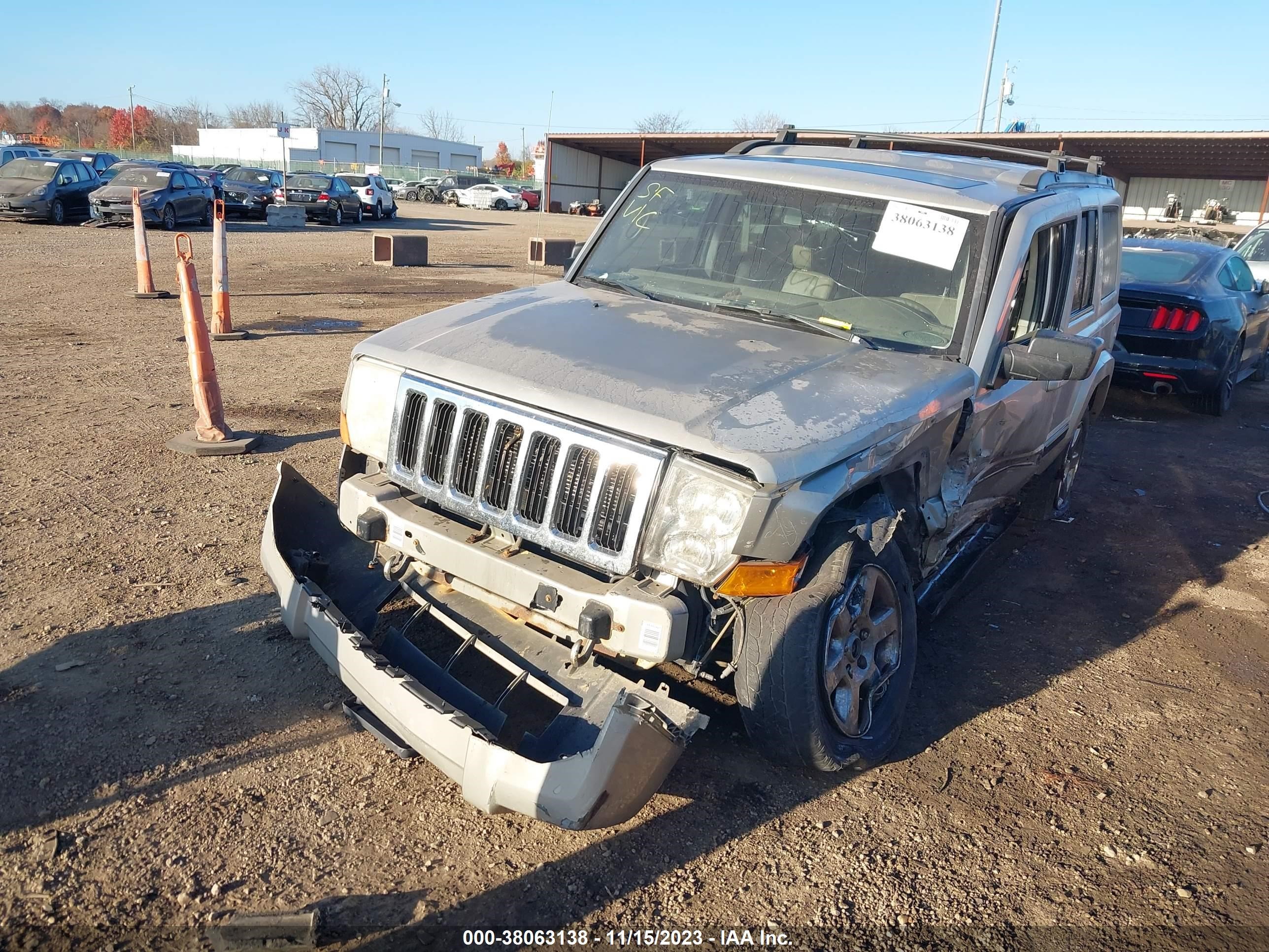 Photo 5 VIN: 1J8HG48KX7C632131 - JEEP COMMANDER 