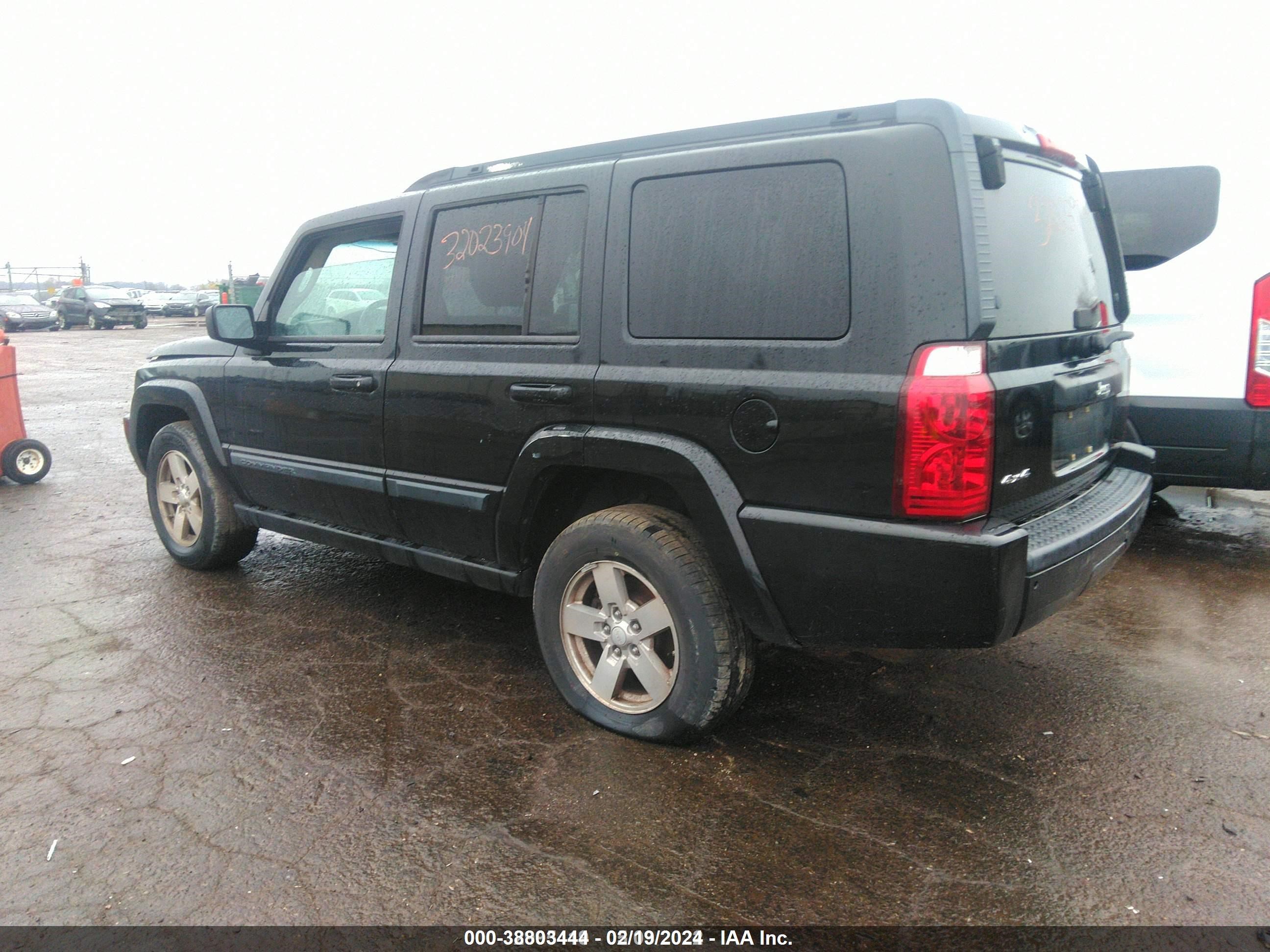 Photo 3 VIN: 1J8HG48KX8C110634 - JEEP COMMANDER 