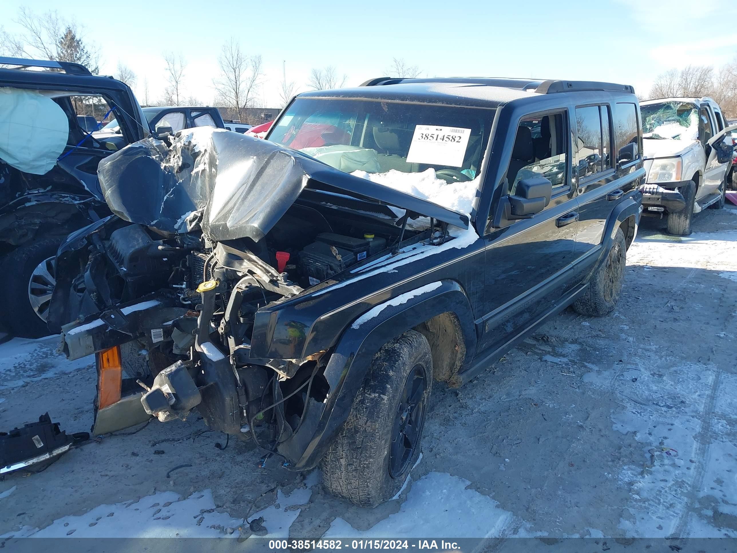 Photo 1 VIN: 1J8HG48KX8C184717 - JEEP COMMANDER 