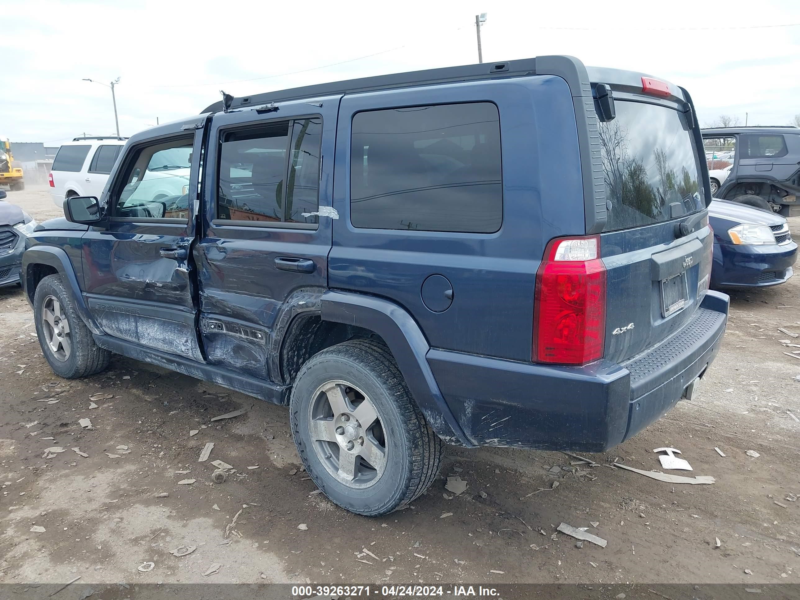 Photo 2 VIN: 1J8HG48KX9C541332 - JEEP COMMANDER 