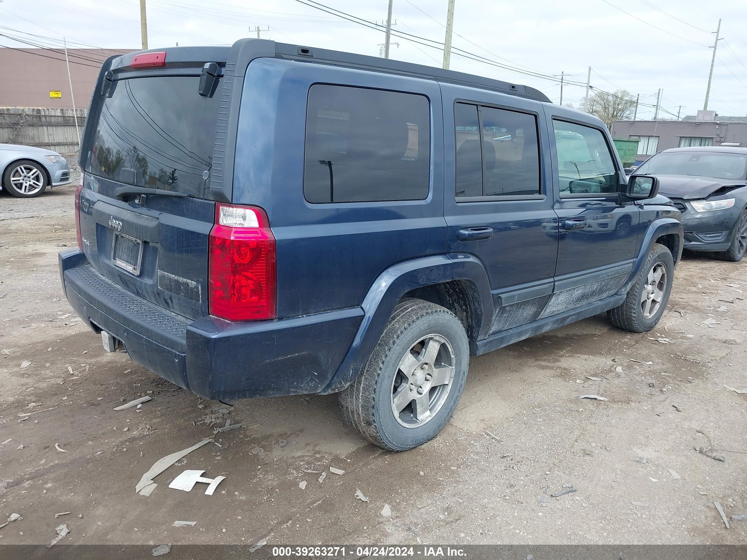 Photo 3 VIN: 1J8HG48KX9C541332 - JEEP COMMANDER 