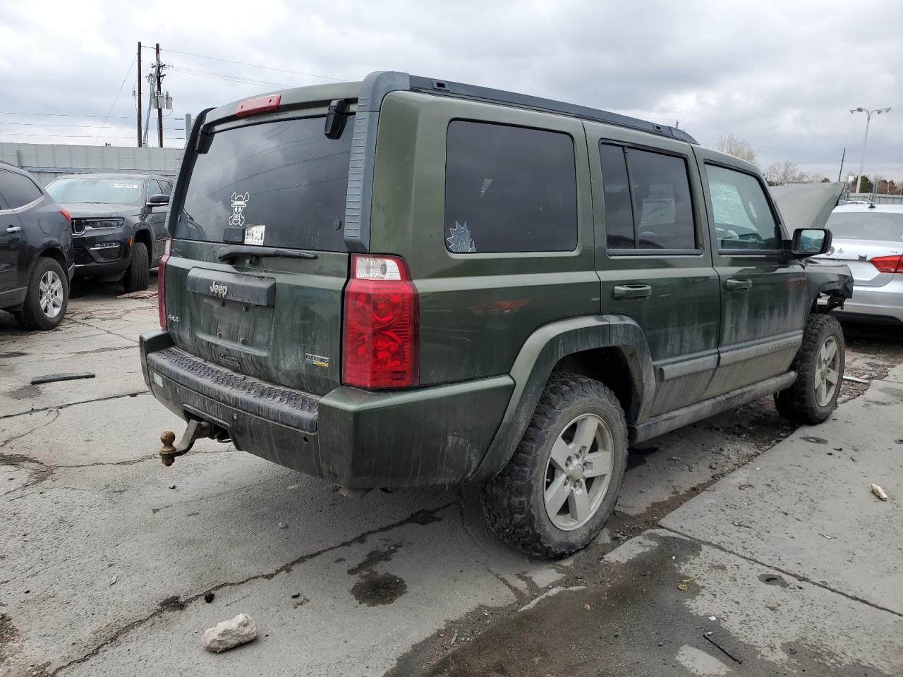 Photo 2 VIN: 1J8HG48N08C163353 - JEEP COMMANDER 