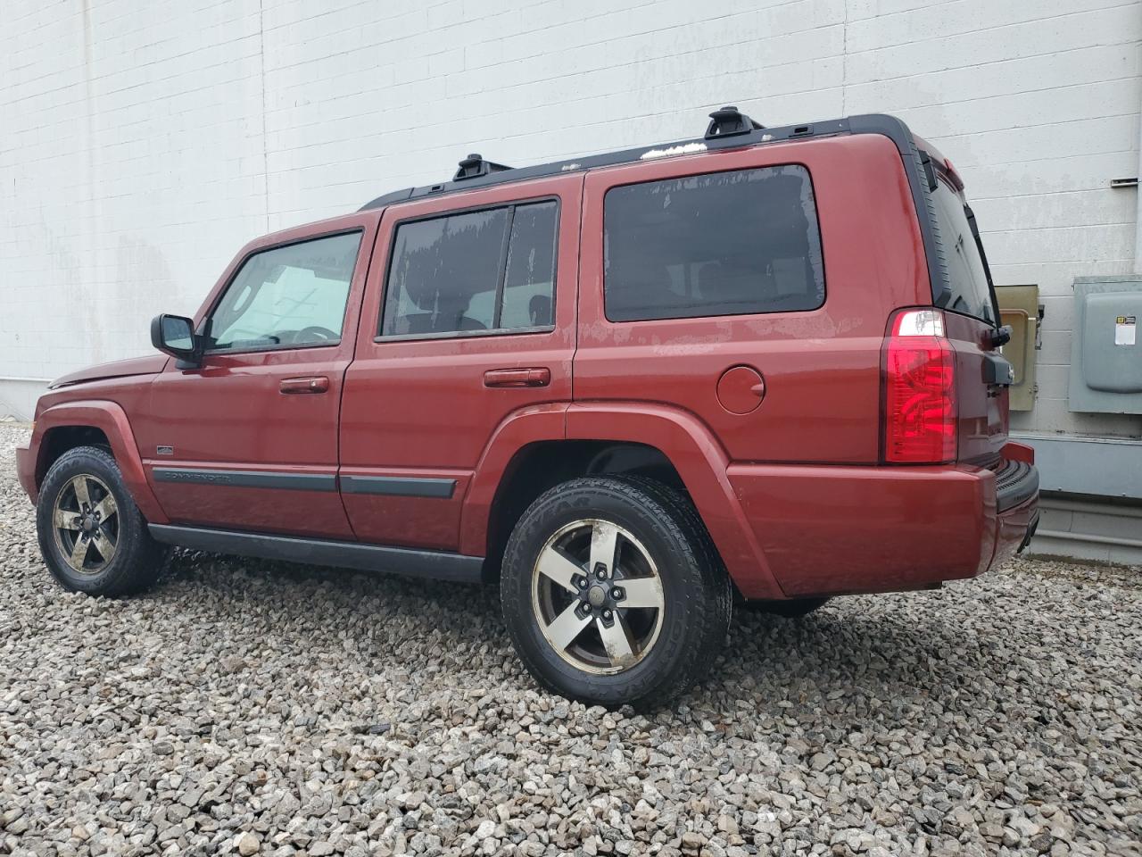 Photo 24 VIN: 1J8HG48N38C184732 - JEEP COMMANDER 