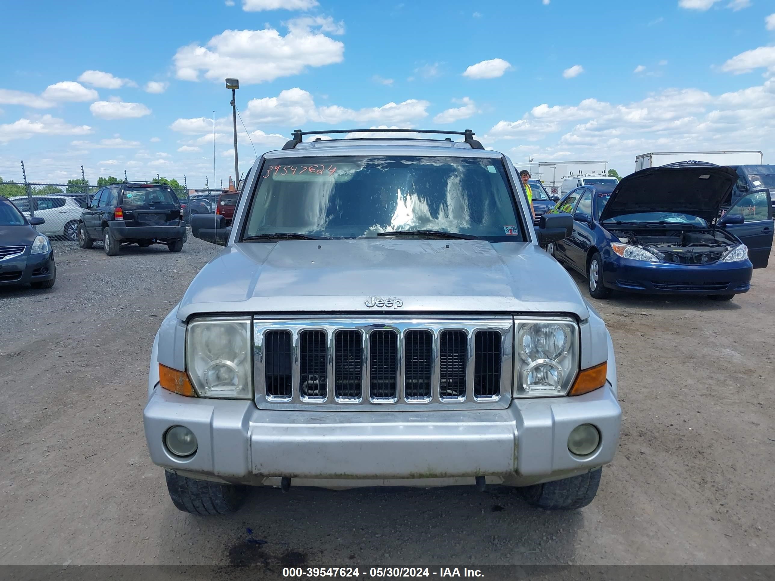 Photo 5 VIN: 1J8HG48N56C105249 - JEEP COMMANDER 