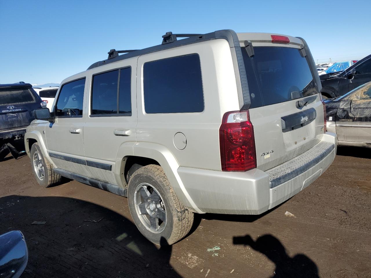 Photo 1 VIN: 1J8HG48N78C156531 - JEEP COMMANDER 