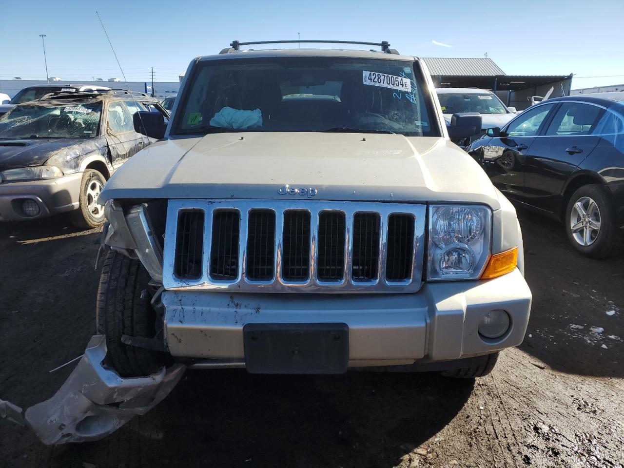 Photo 4 VIN: 1J8HG48N78C156531 - JEEP COMMANDER 