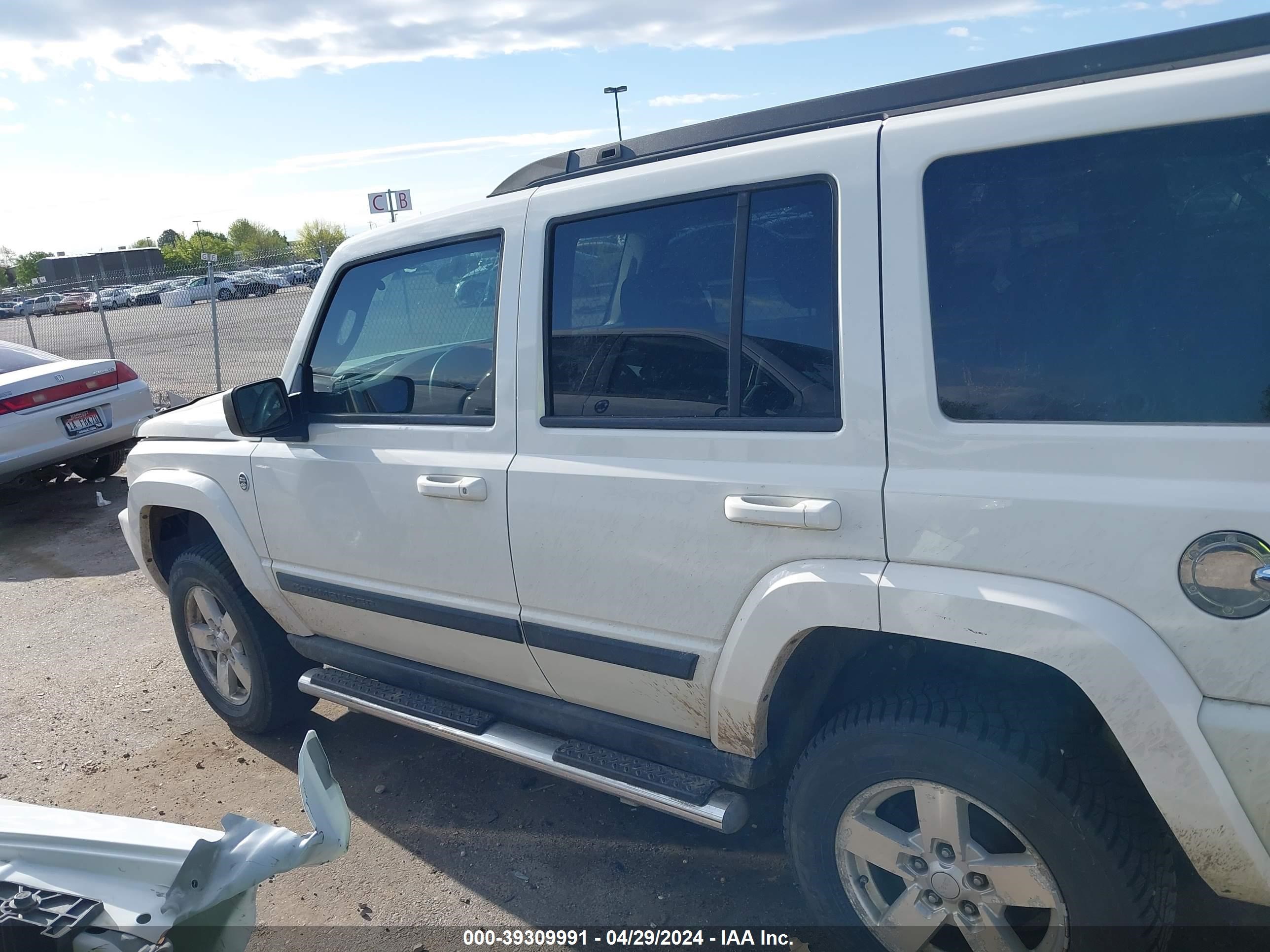 Photo 5 VIN: 1J8HG48N78C230613 - JEEP COMMANDER 