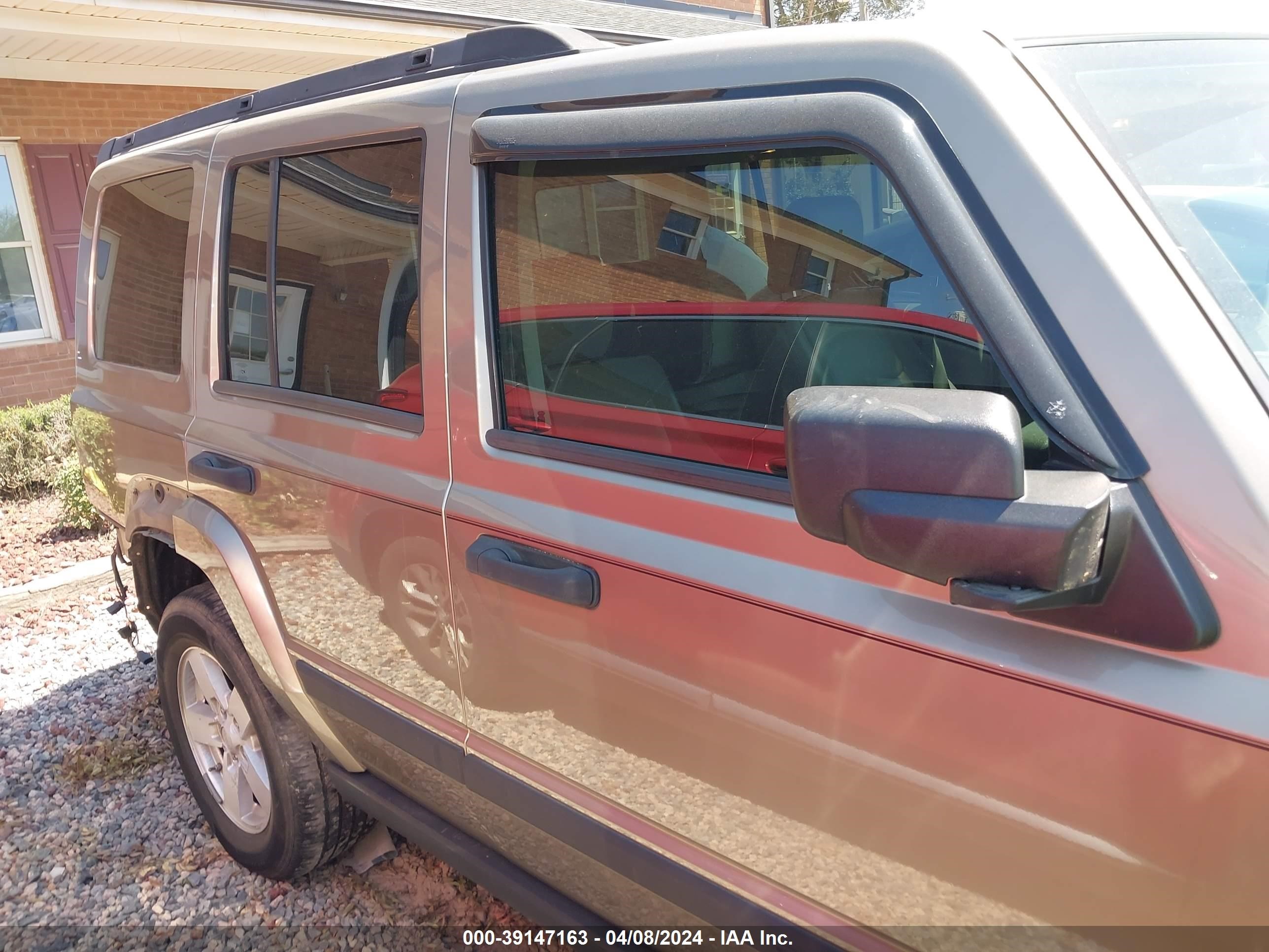 Photo 13 VIN: 1J8HG48N96C307804 - JEEP COMMANDER 