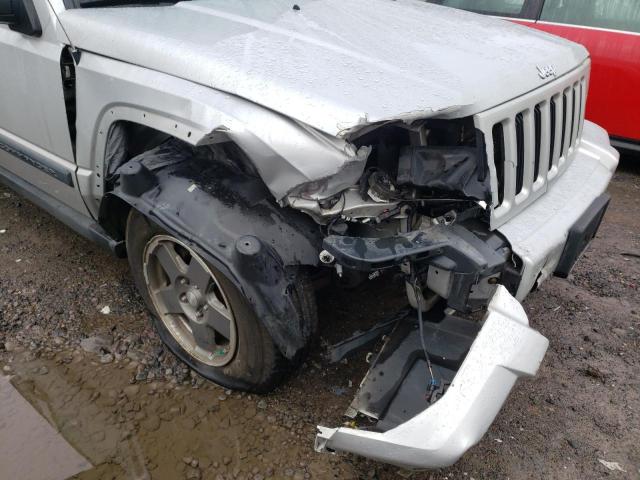 Photo 8 VIN: 1J8HG48NX6C125223 - JEEP COMMANDER 