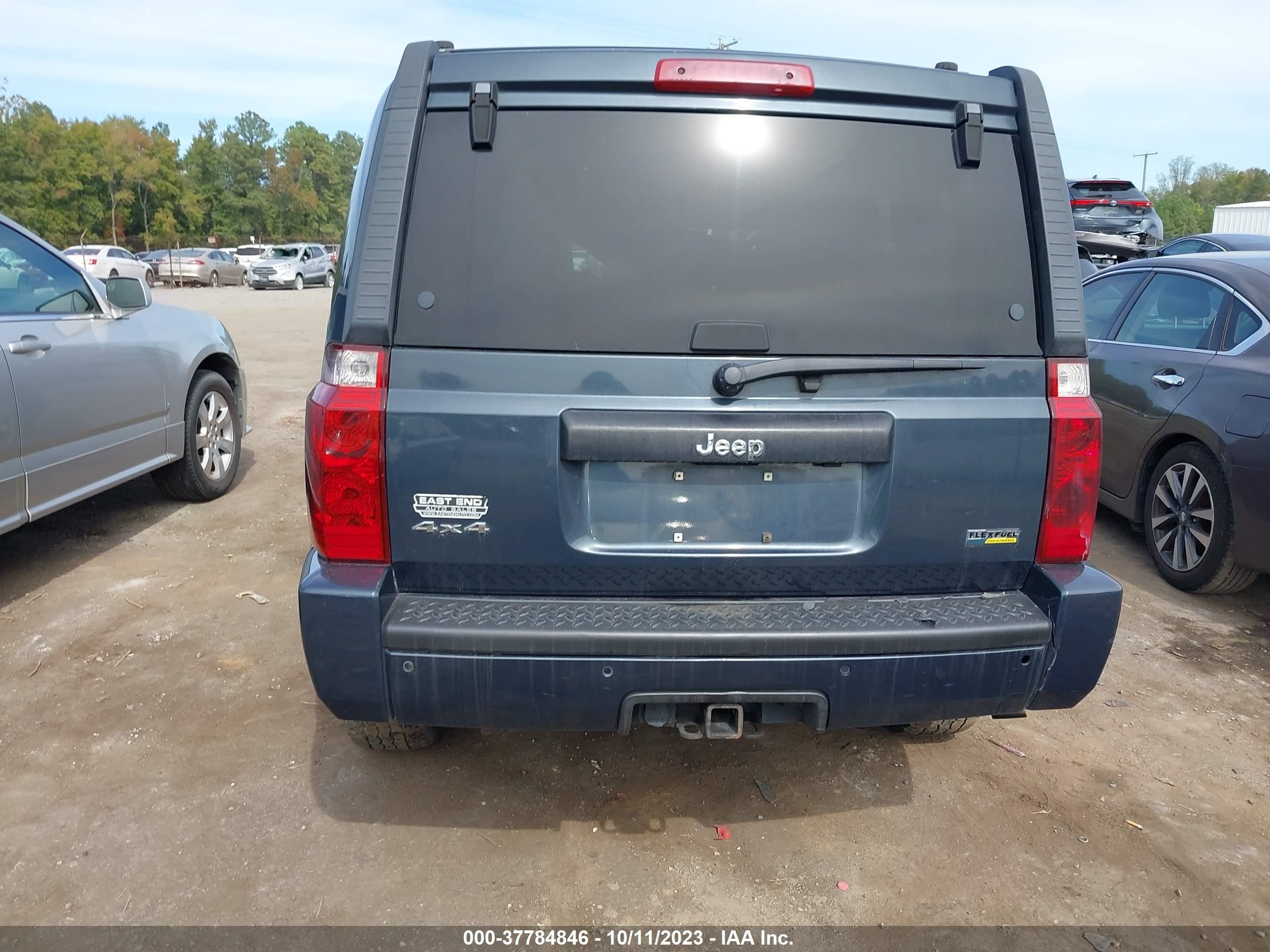 Photo 15 VIN: 1J8HG48P07C592377 - JEEP COMMANDER 