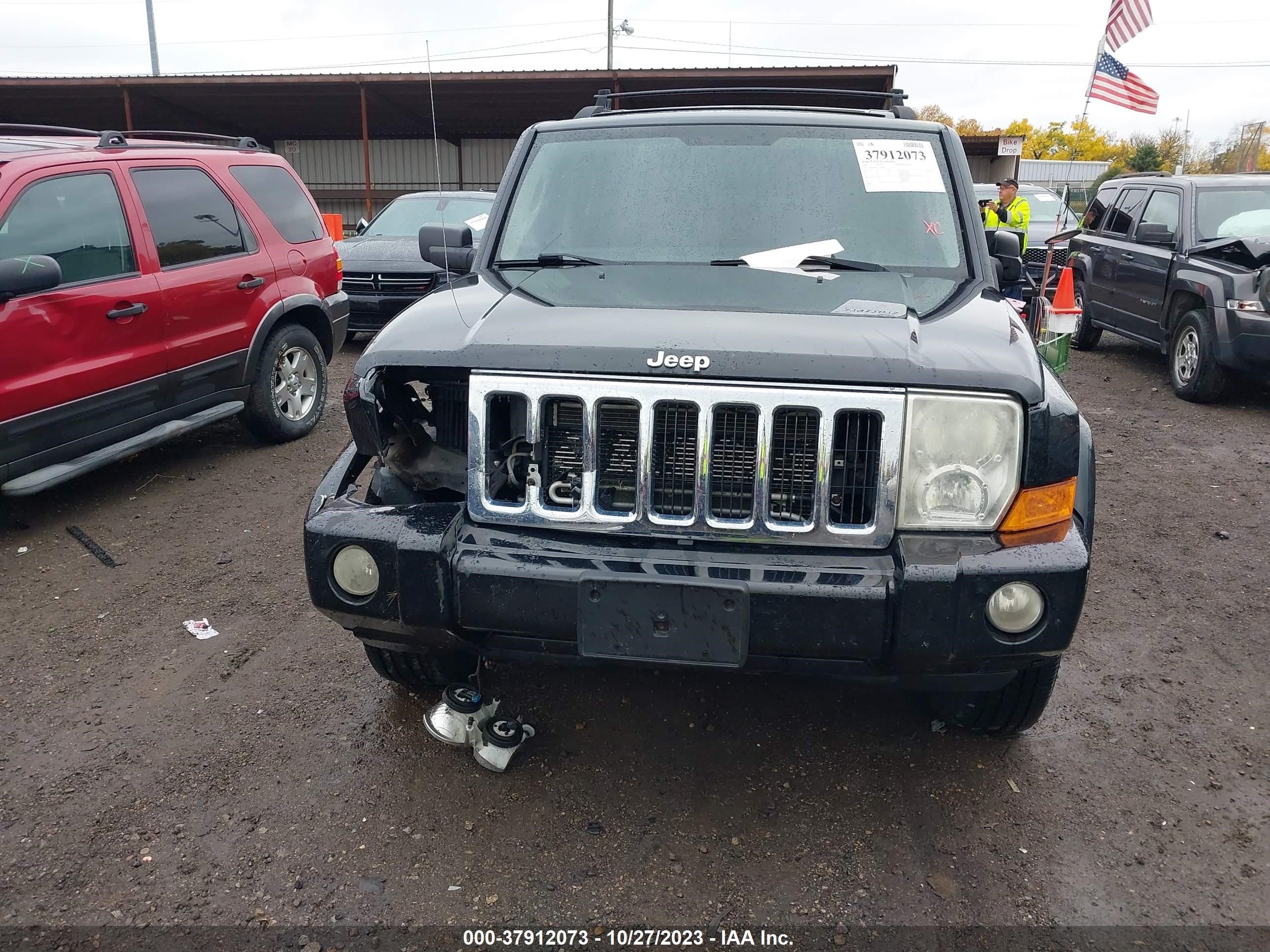 Photo 12 VIN: 1J8HG48P77C573888 - JEEP COMMANDER 