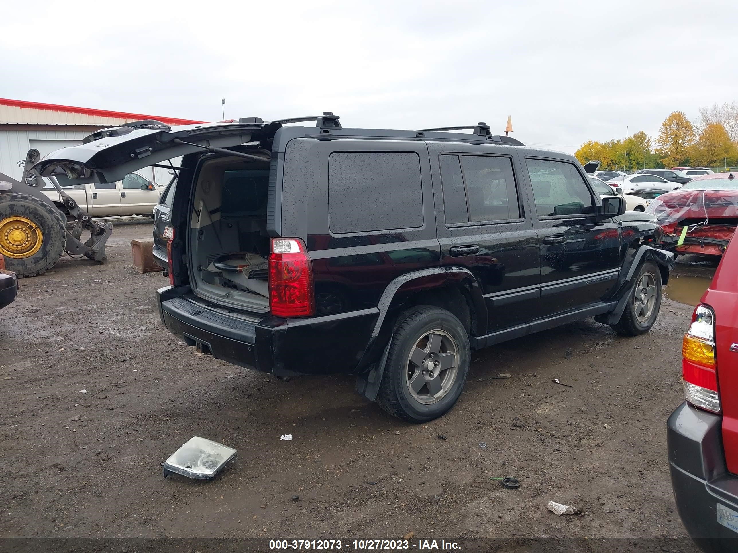 Photo 3 VIN: 1J8HG48P77C573888 - JEEP COMMANDER 