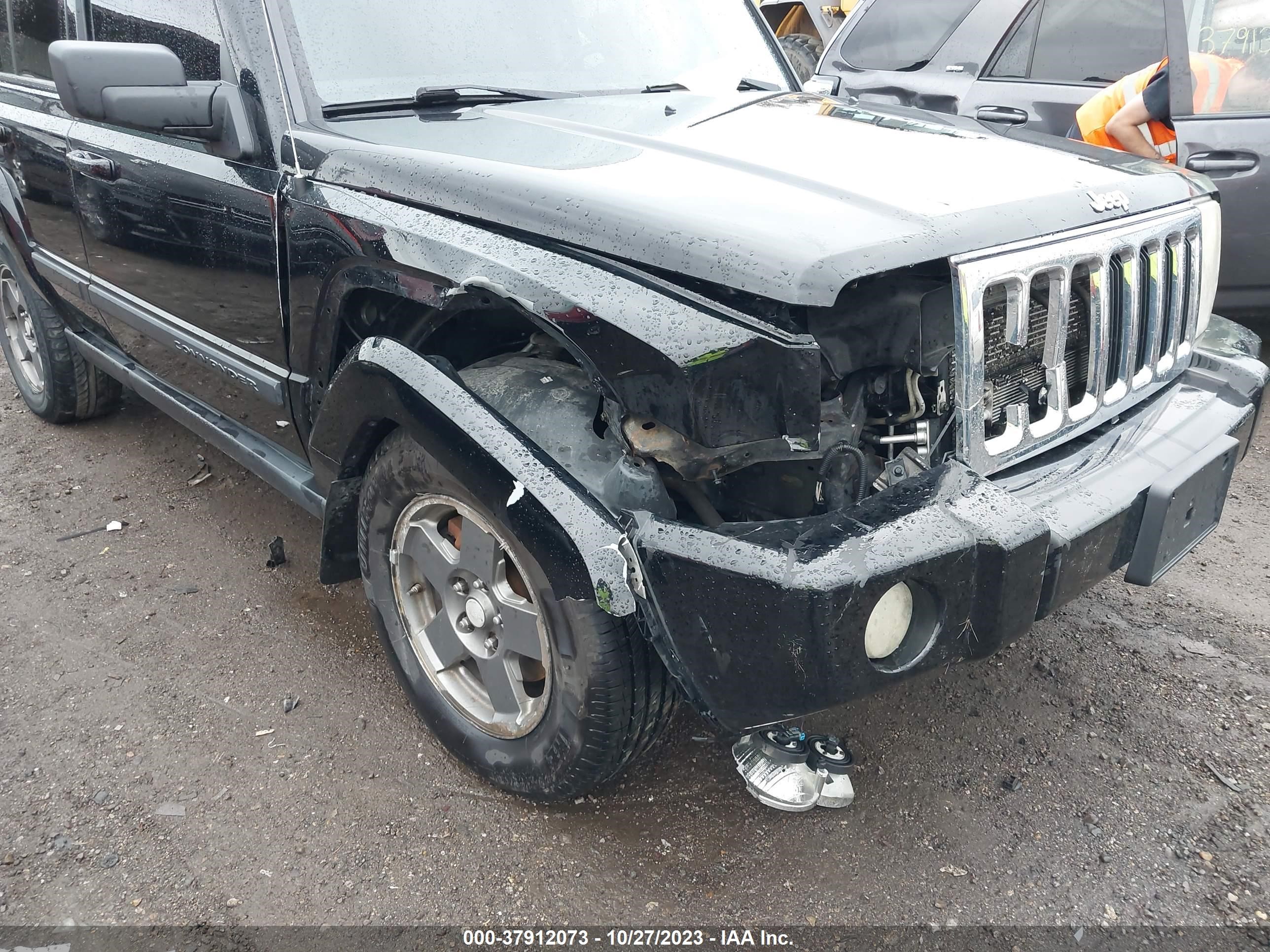 Photo 5 VIN: 1J8HG48P77C573888 - JEEP COMMANDER 