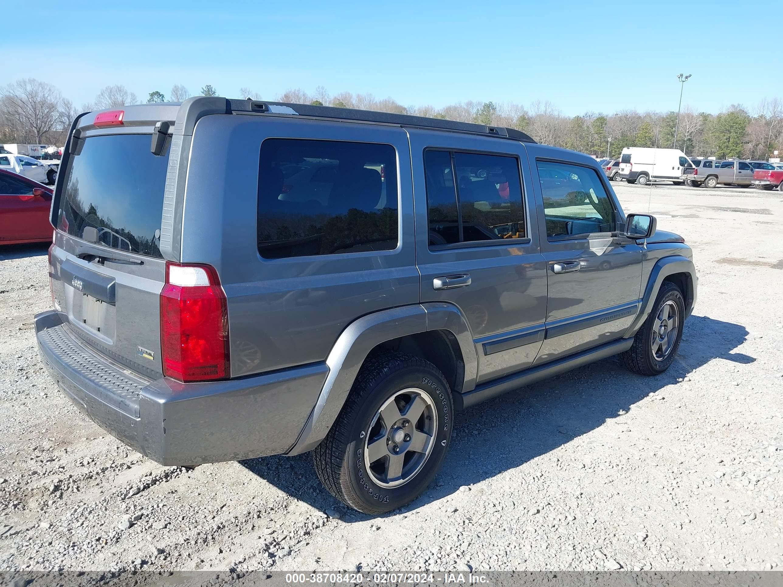 Photo 3 VIN: 1J8HG48P77C672114 - JEEP COMMANDER 