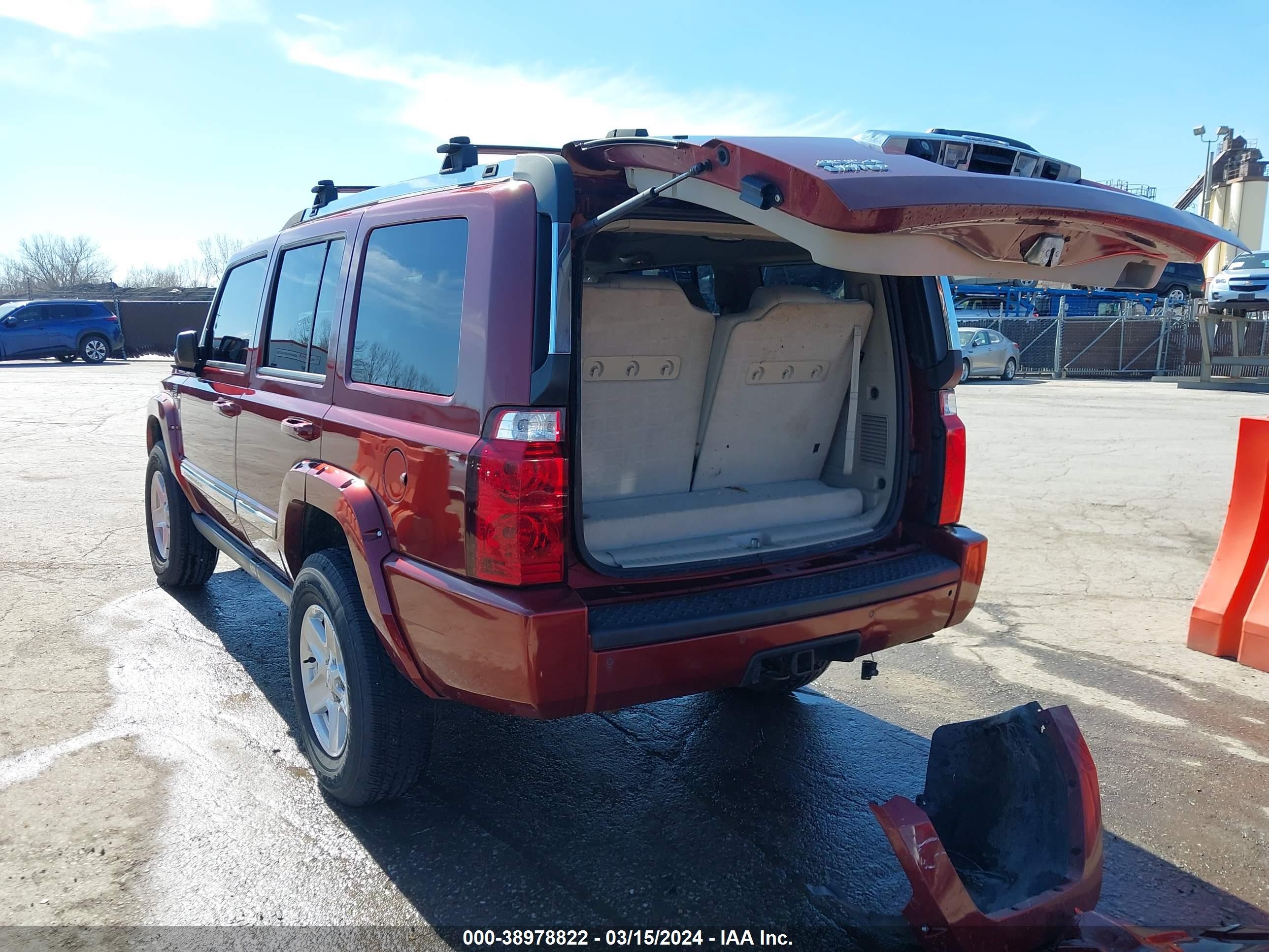 Photo 2 VIN: 1J8HG58218C184806 - JEEP COMMANDER 