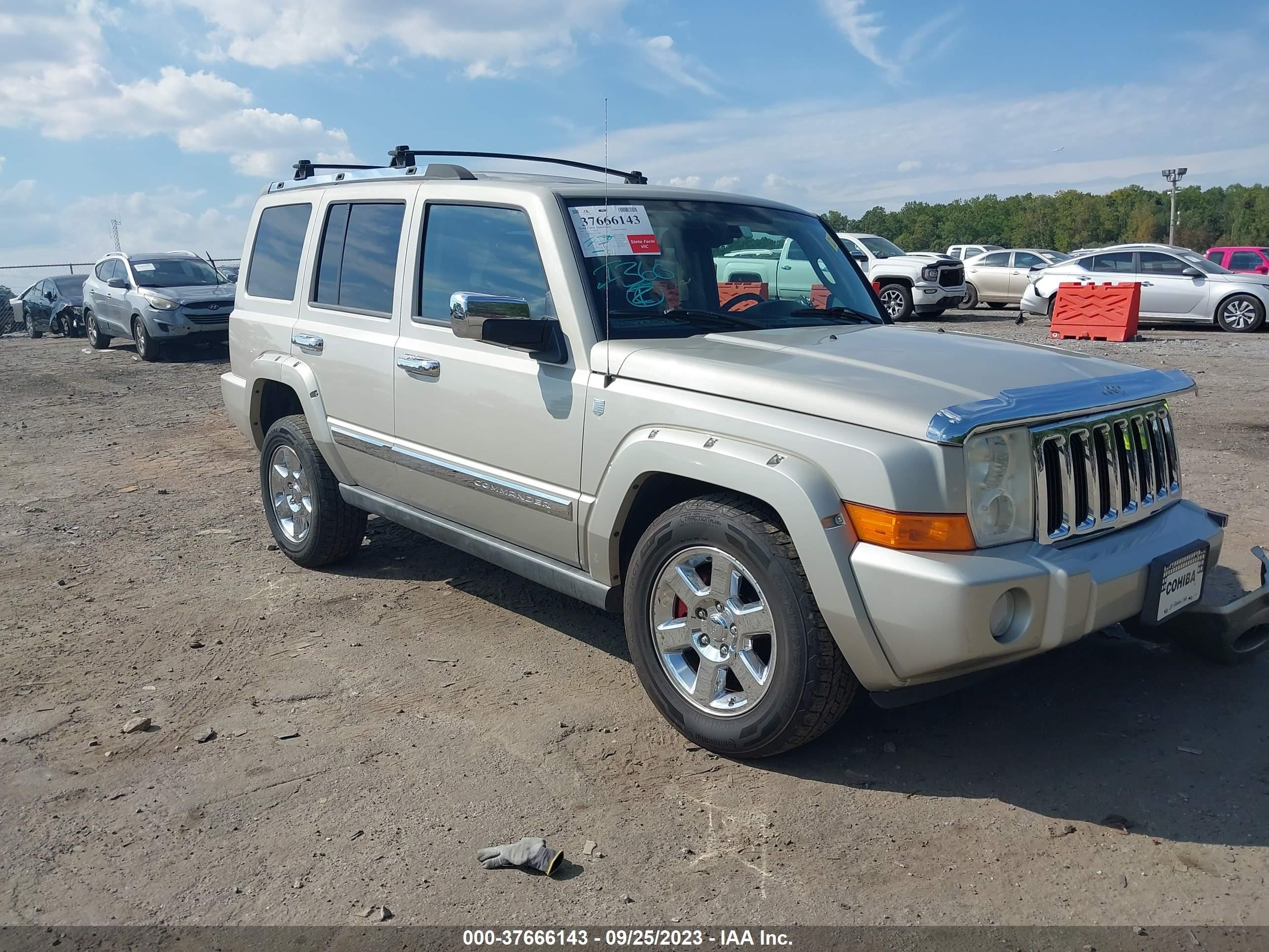 Photo 12 VIN: 1J8HG58227C529985 - JEEP COMMANDER 