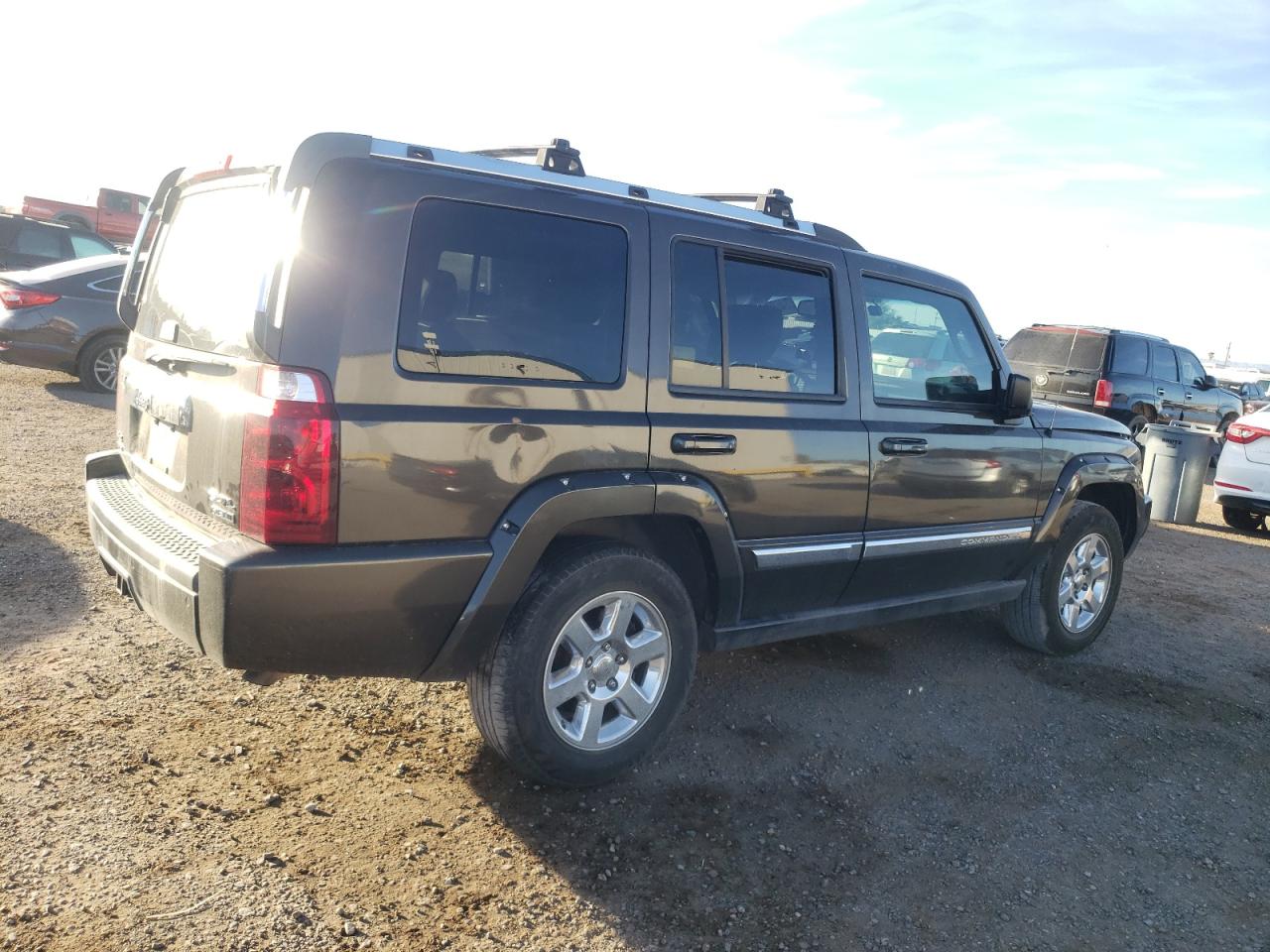 Photo 2 VIN: 1J8HG58236C164764 - JEEP COMMANDER 