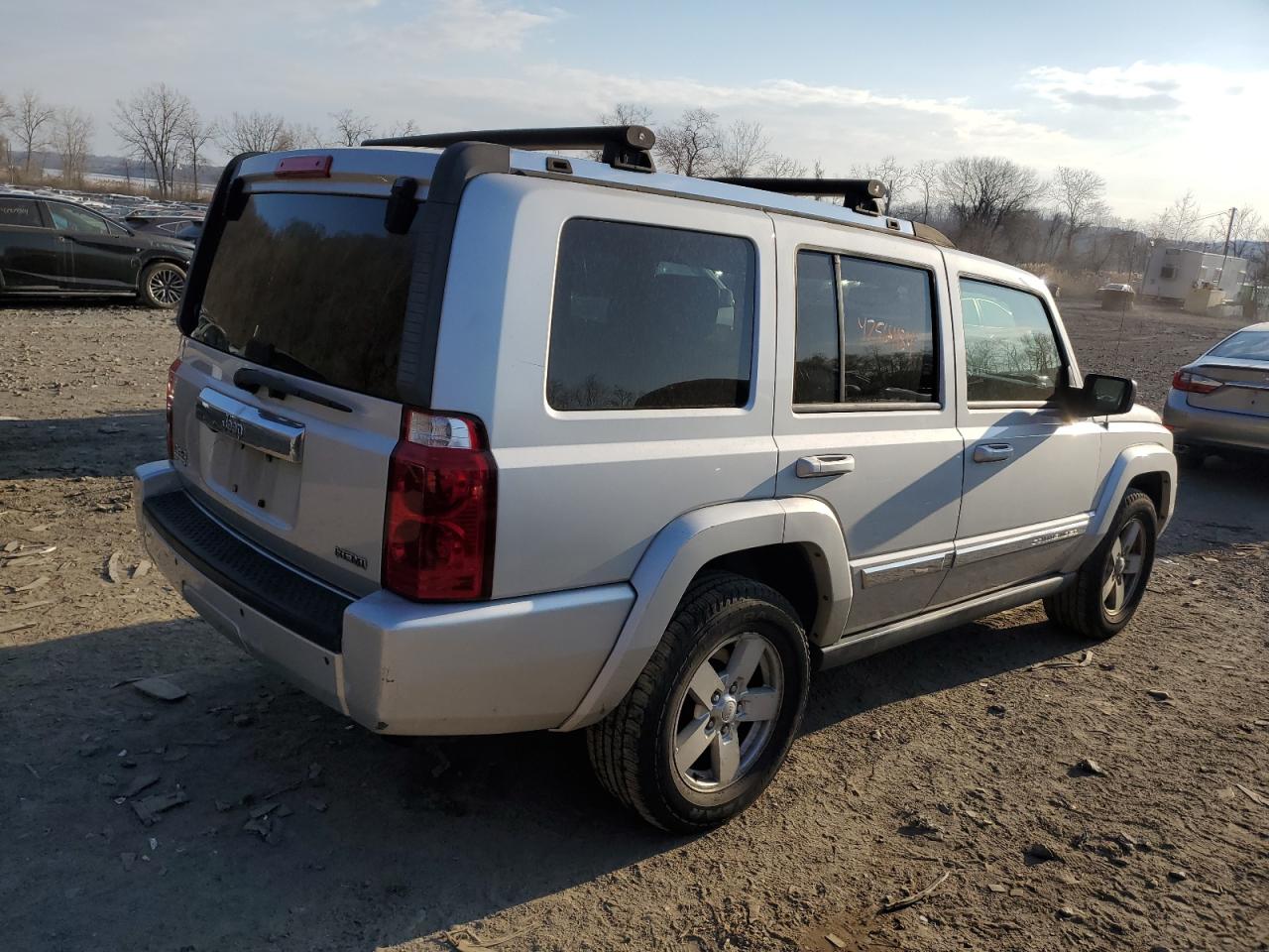 Photo 2 VIN: 1J8HG58248C215465 - JEEP COMMANDER 