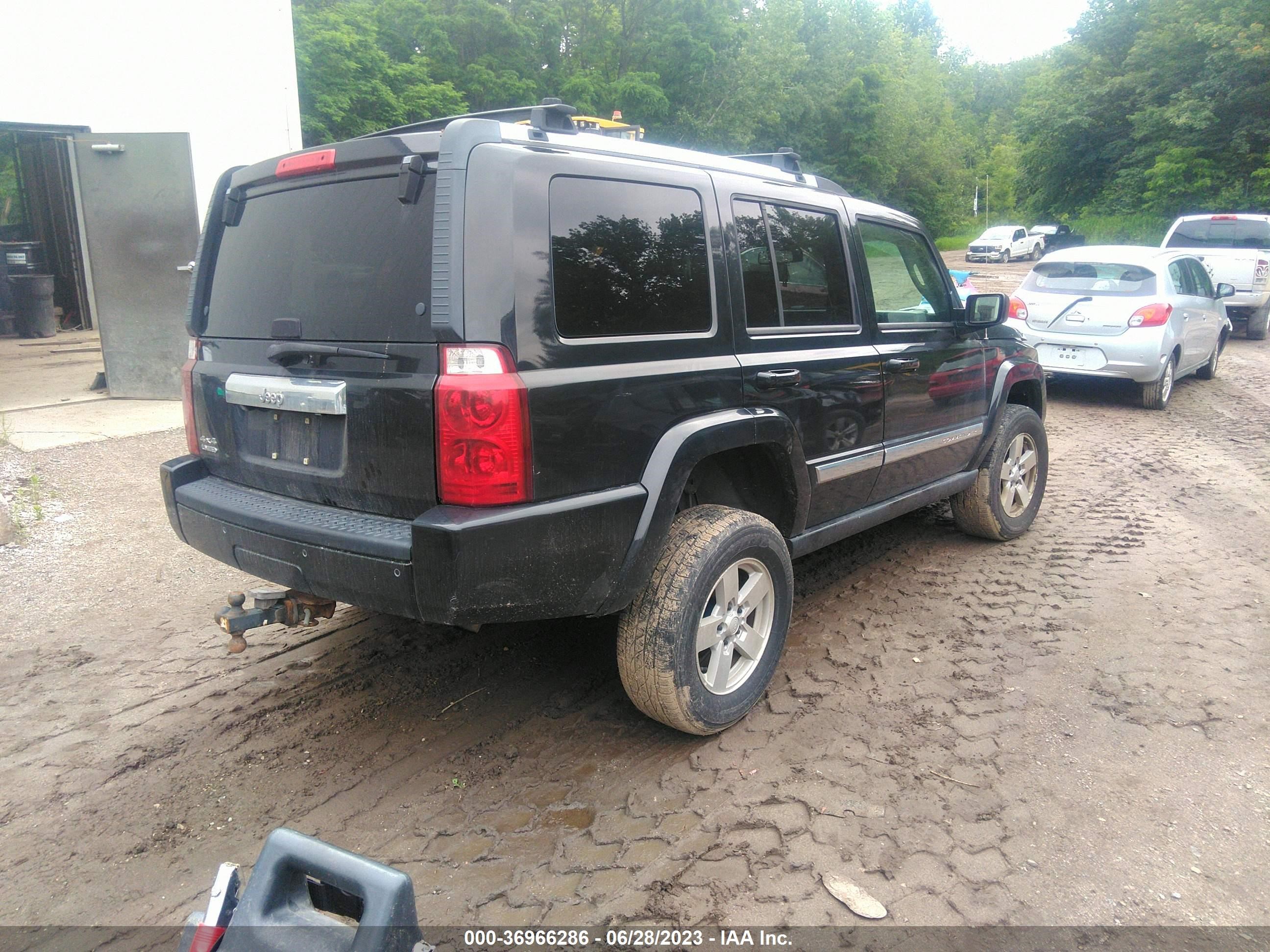 Photo 3 VIN: 1J8HG58N08C205638 - JEEP COMMANDER 