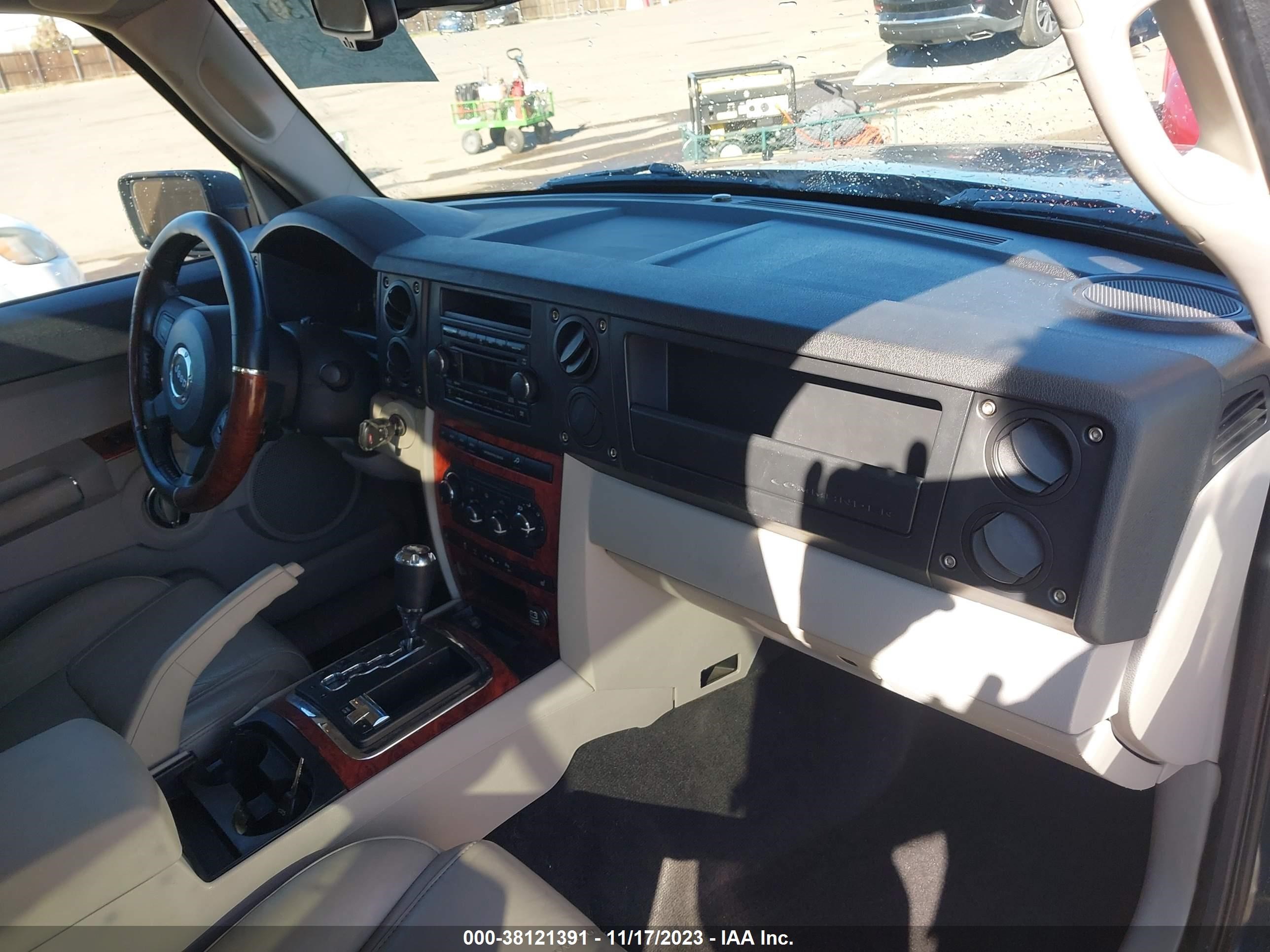 Photo 4 VIN: 1J8HG58N96C124778 - JEEP COMMANDER 