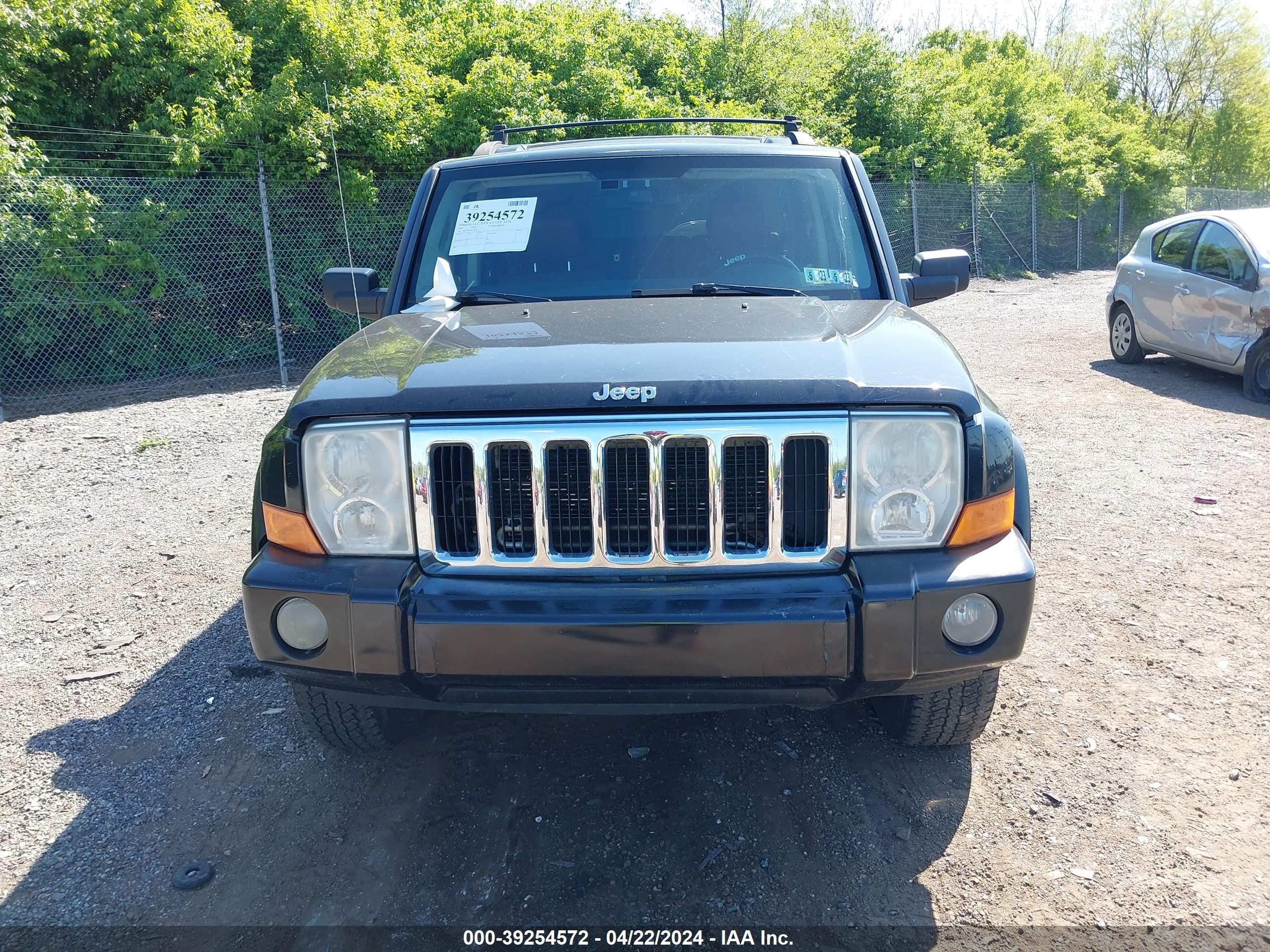 Photo 5 VIN: 1J8HG58PX7C576824 - JEEP COMMANDER 