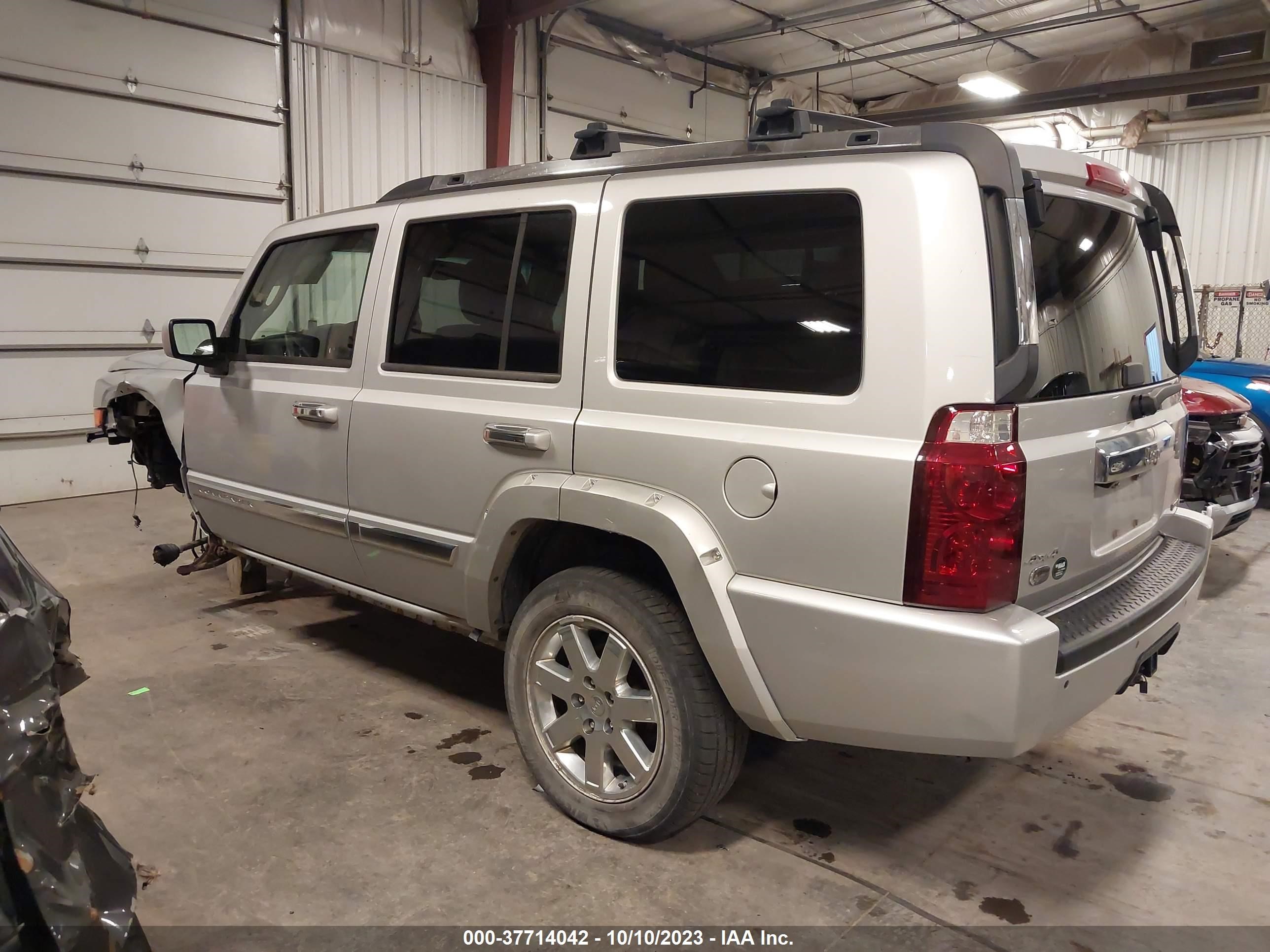 Photo 2 VIN: 1J8HG68T49C505625 - JEEP COMMANDER 