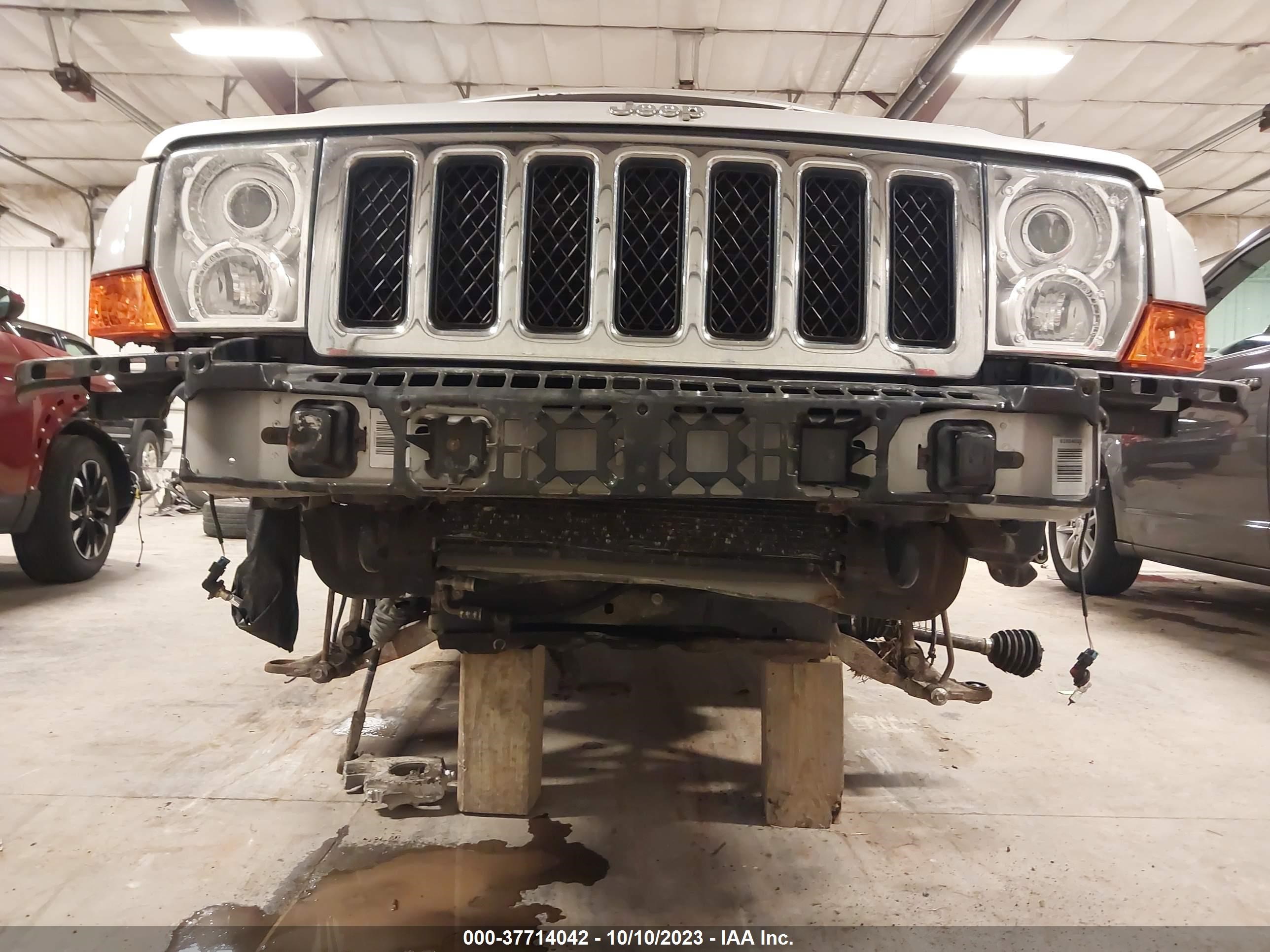 Photo 5 VIN: 1J8HG68T49C505625 - JEEP COMMANDER 