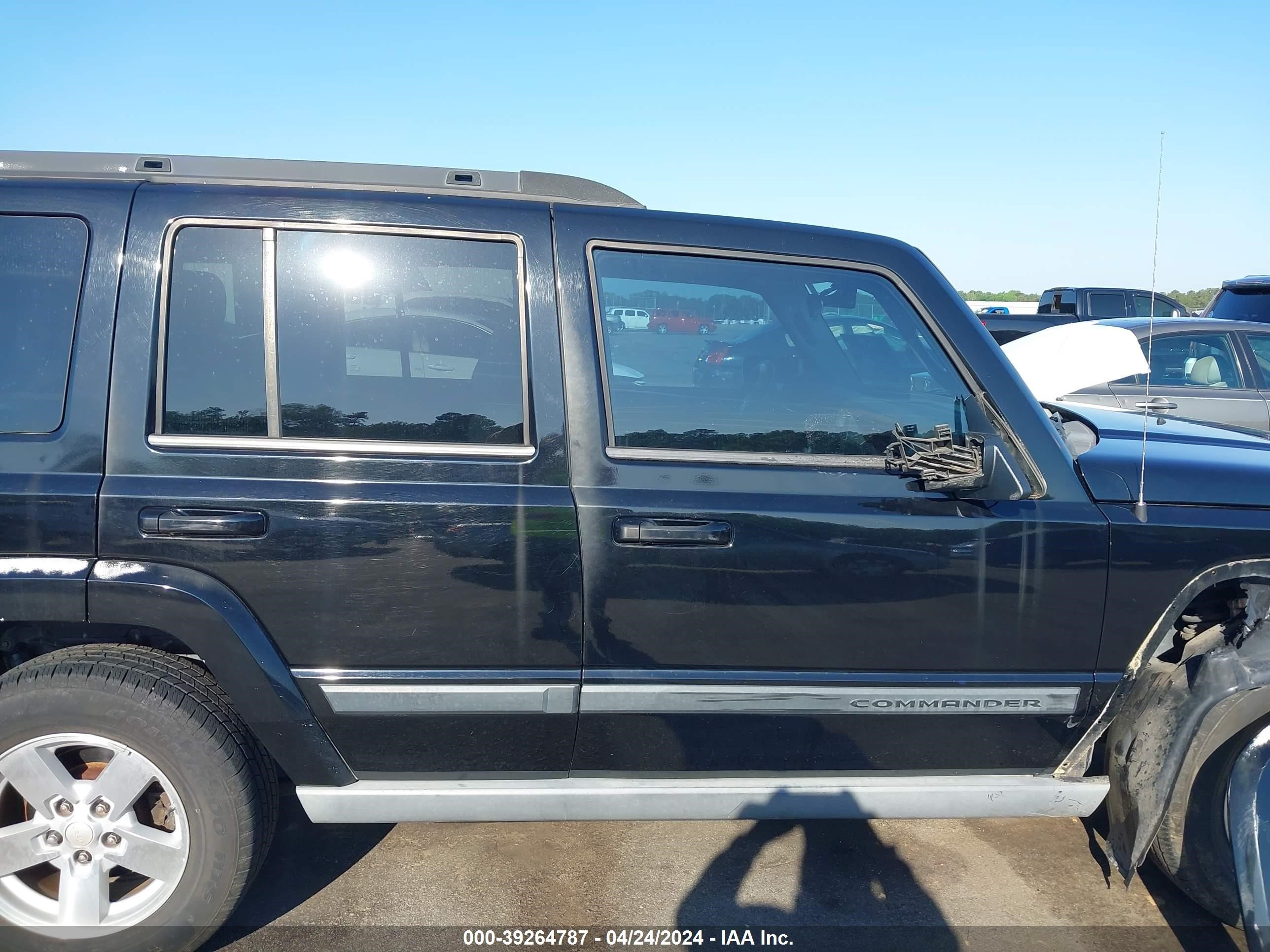 Photo 12 VIN: 1J8HH48K47C507882 - JEEP COMMANDER 