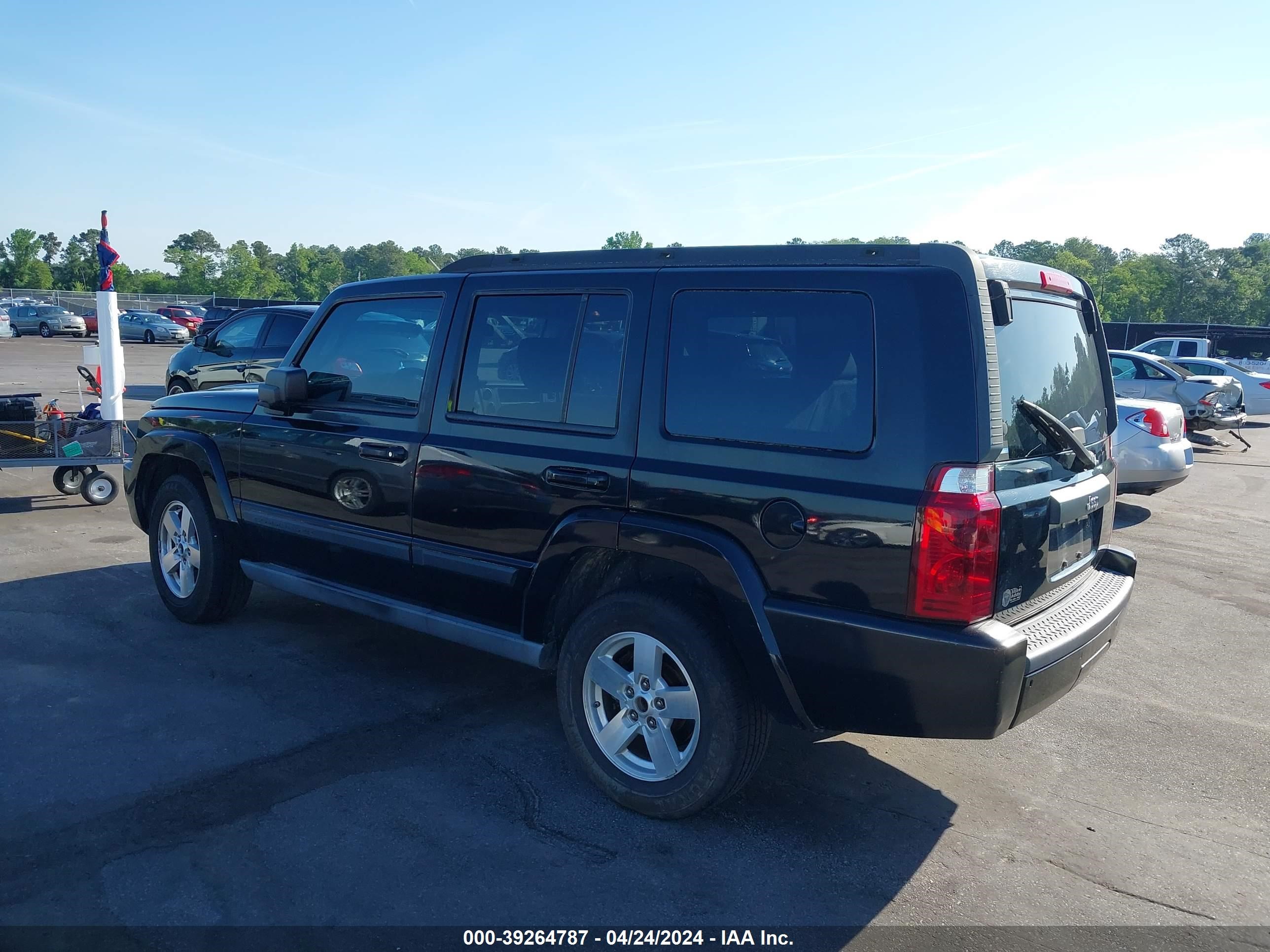 Photo 2 VIN: 1J8HH48K47C507882 - JEEP COMMANDER 