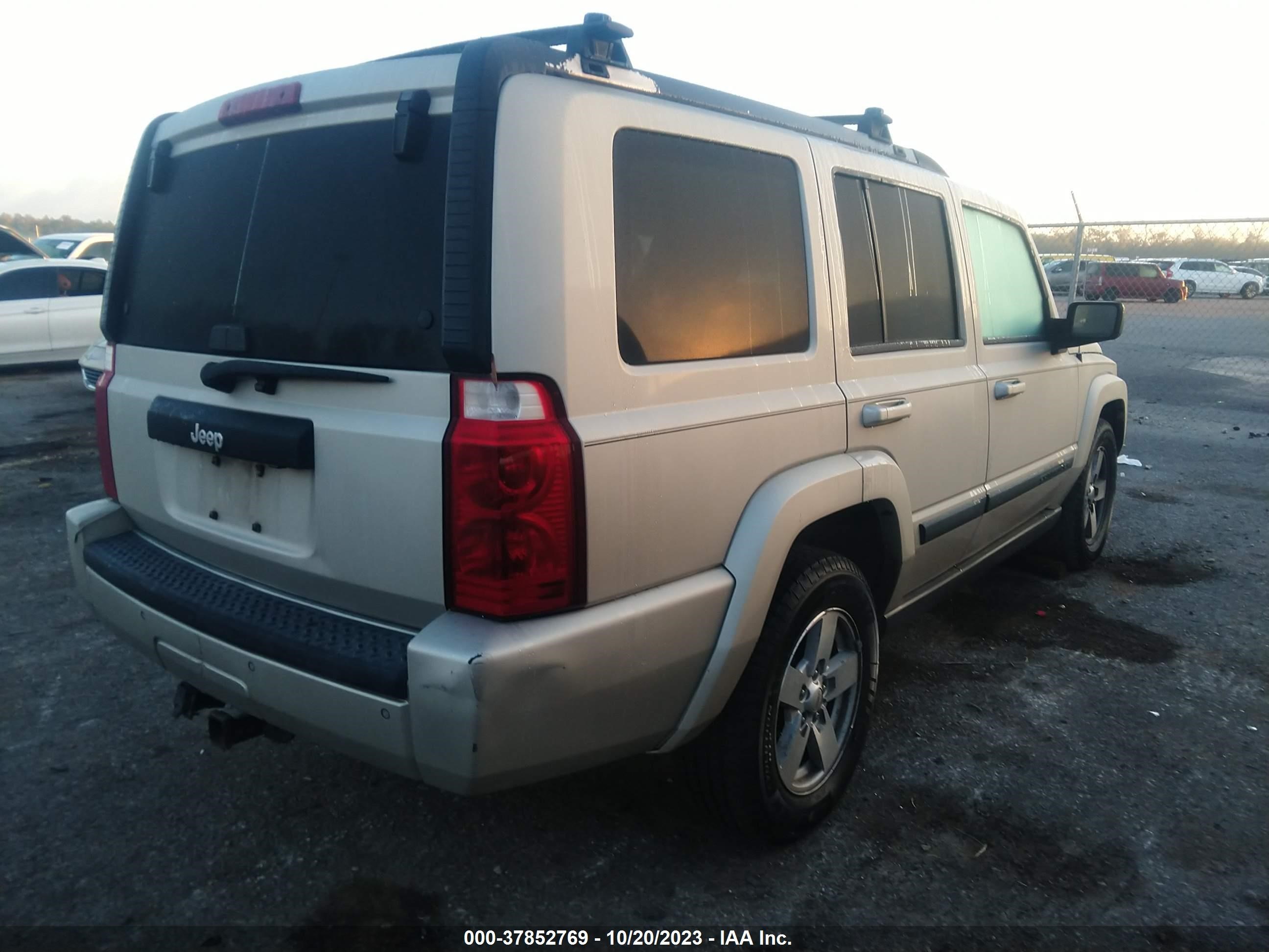 Photo 3 VIN: 1J8HH48K48C133291 - JEEP COMMANDER 