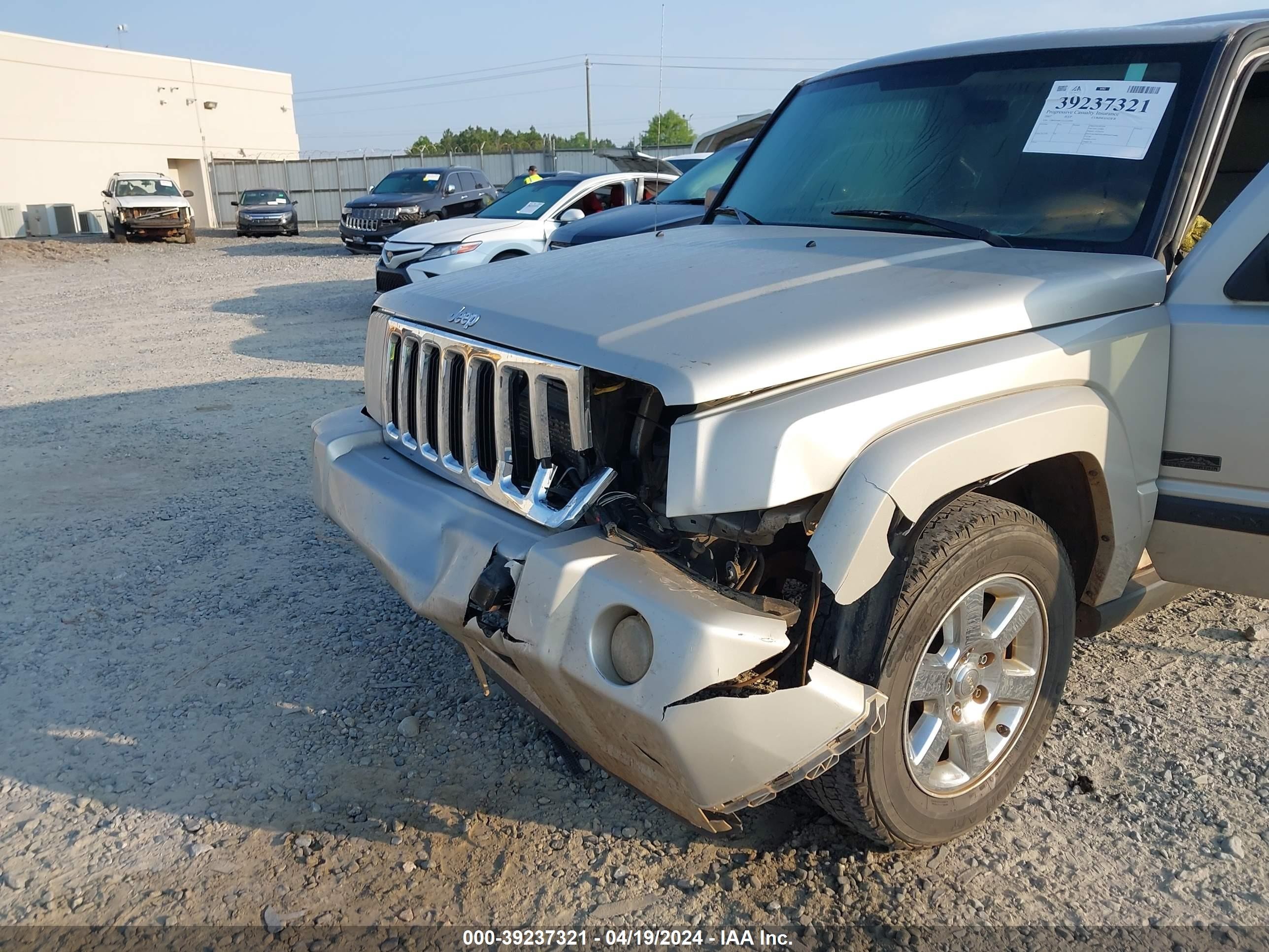 Photo 5 VIN: 1J8HH48K67C622449 - JEEP COMMANDER 