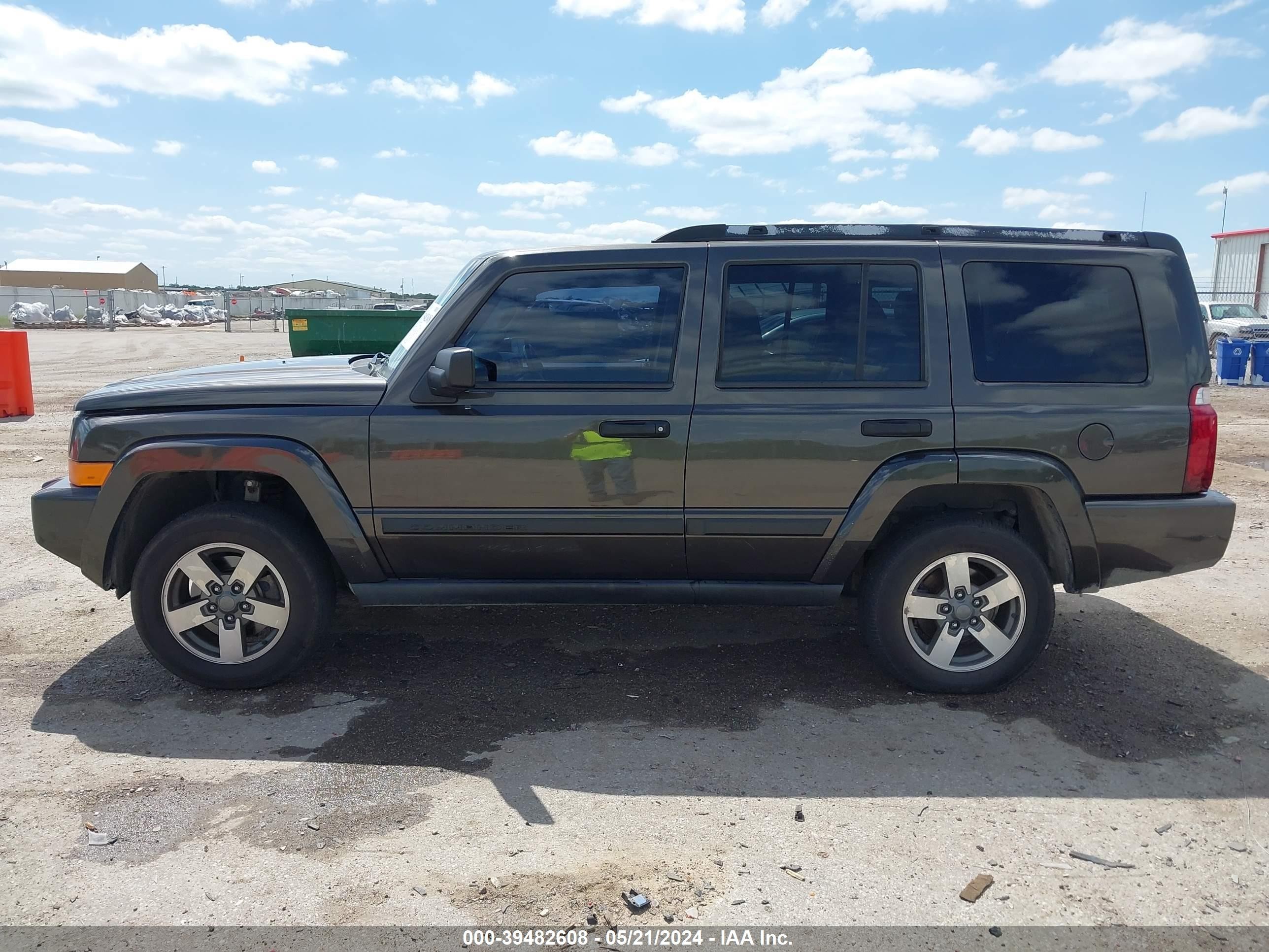 Photo 14 VIN: 1J8HH48K86C276743 - JEEP COMMANDER 