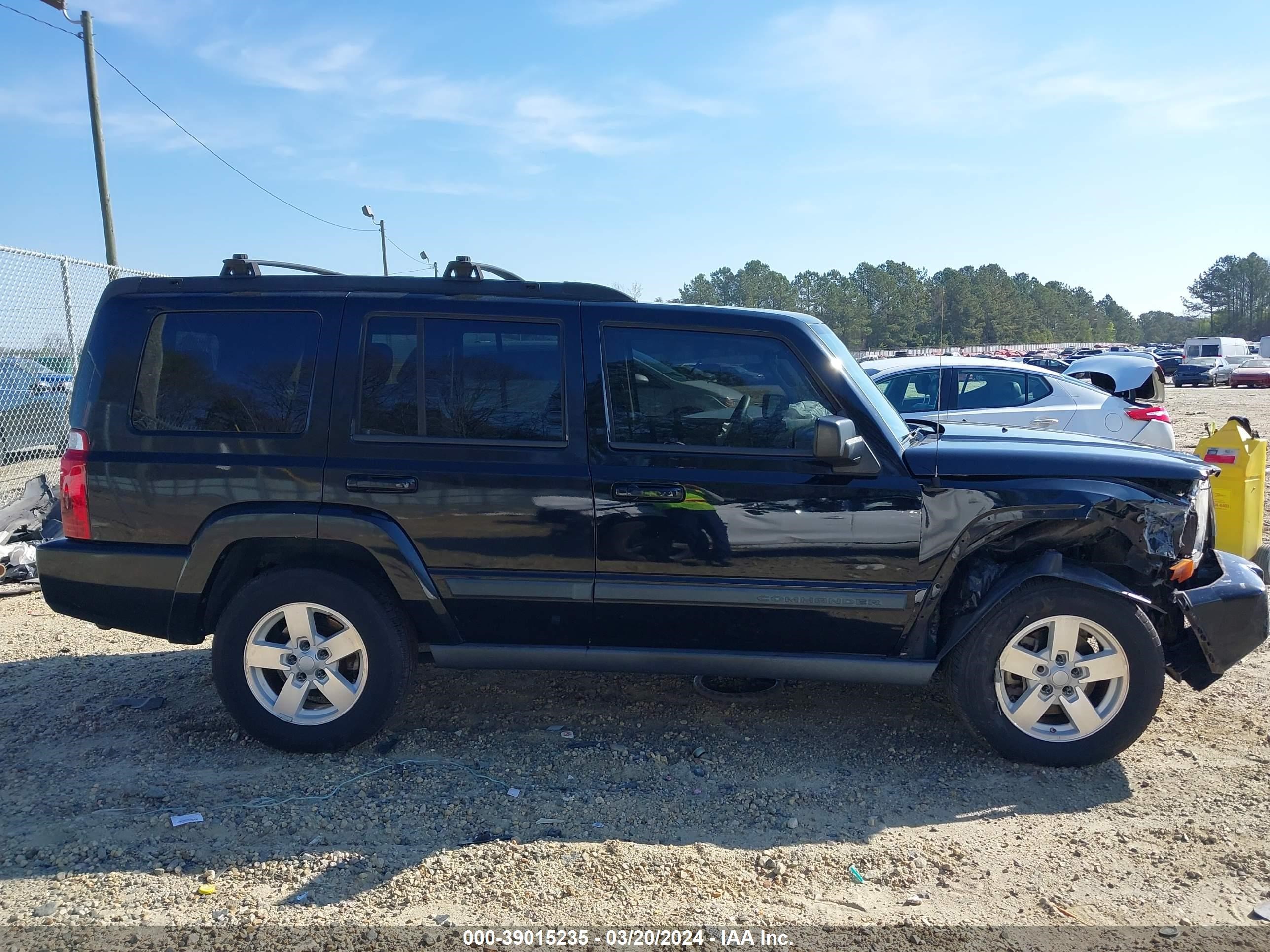 Photo 12 VIN: 1J8HH48K88C112072 - JEEP COMMANDER 