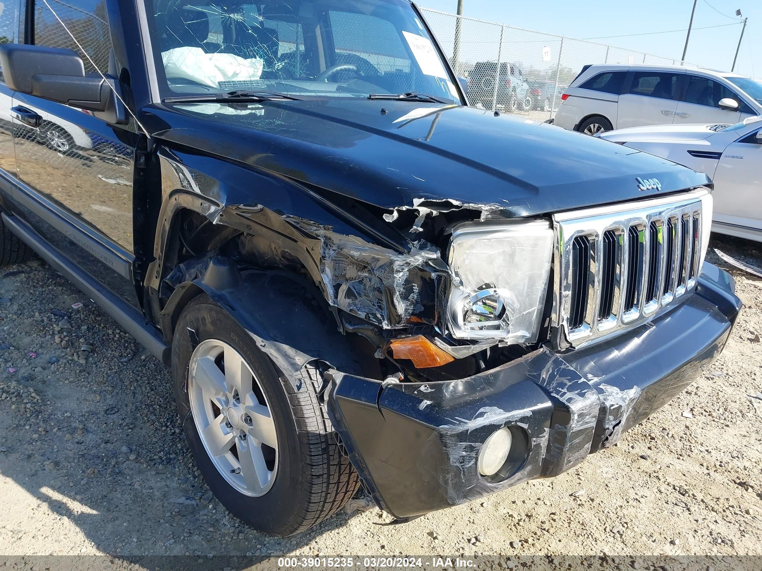 Photo 5 VIN: 1J8HH48K88C112072 - JEEP COMMANDER 