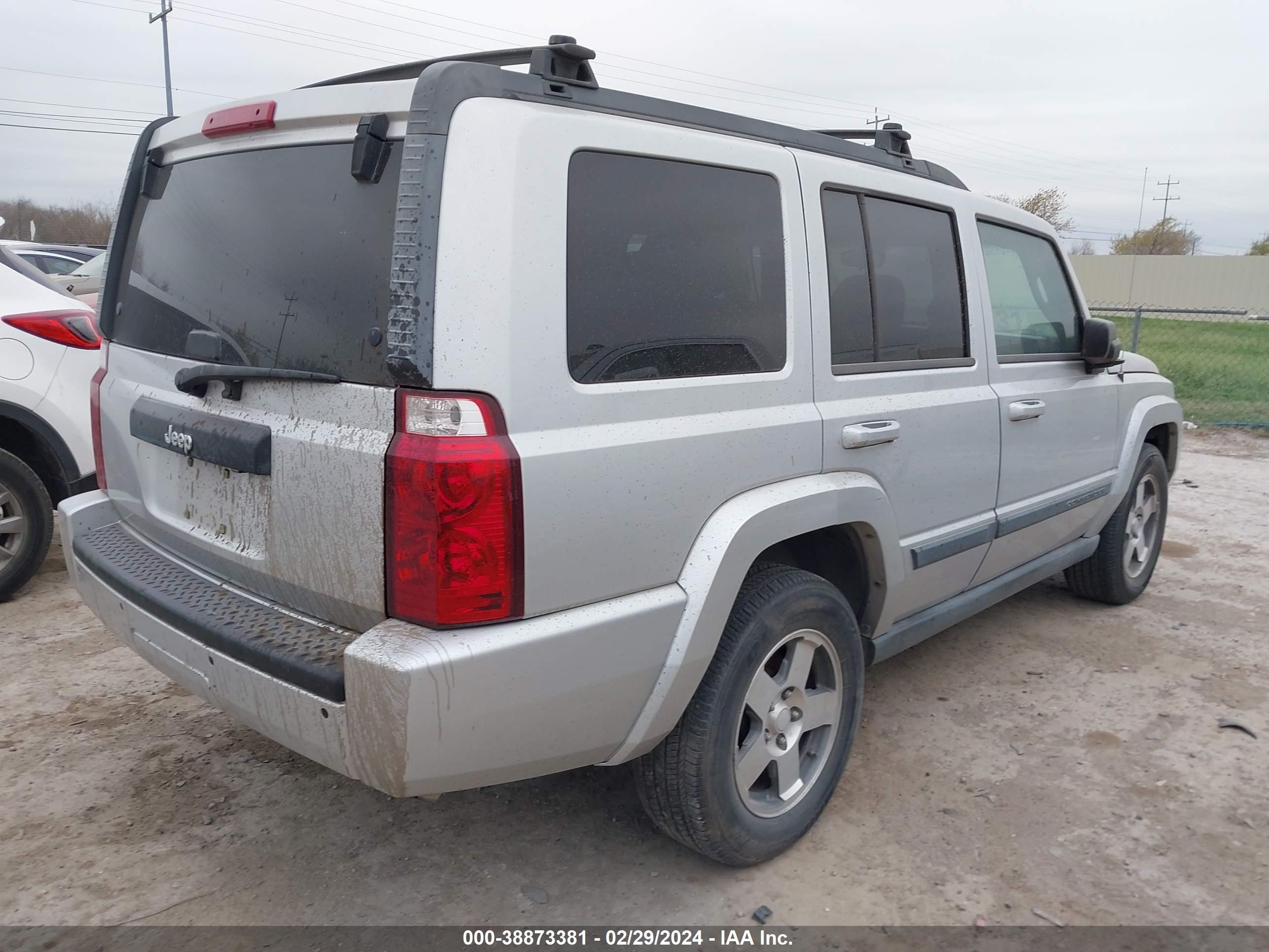 Photo 3 VIN: 1J8HH48K89C500260 - JEEP COMMANDER 