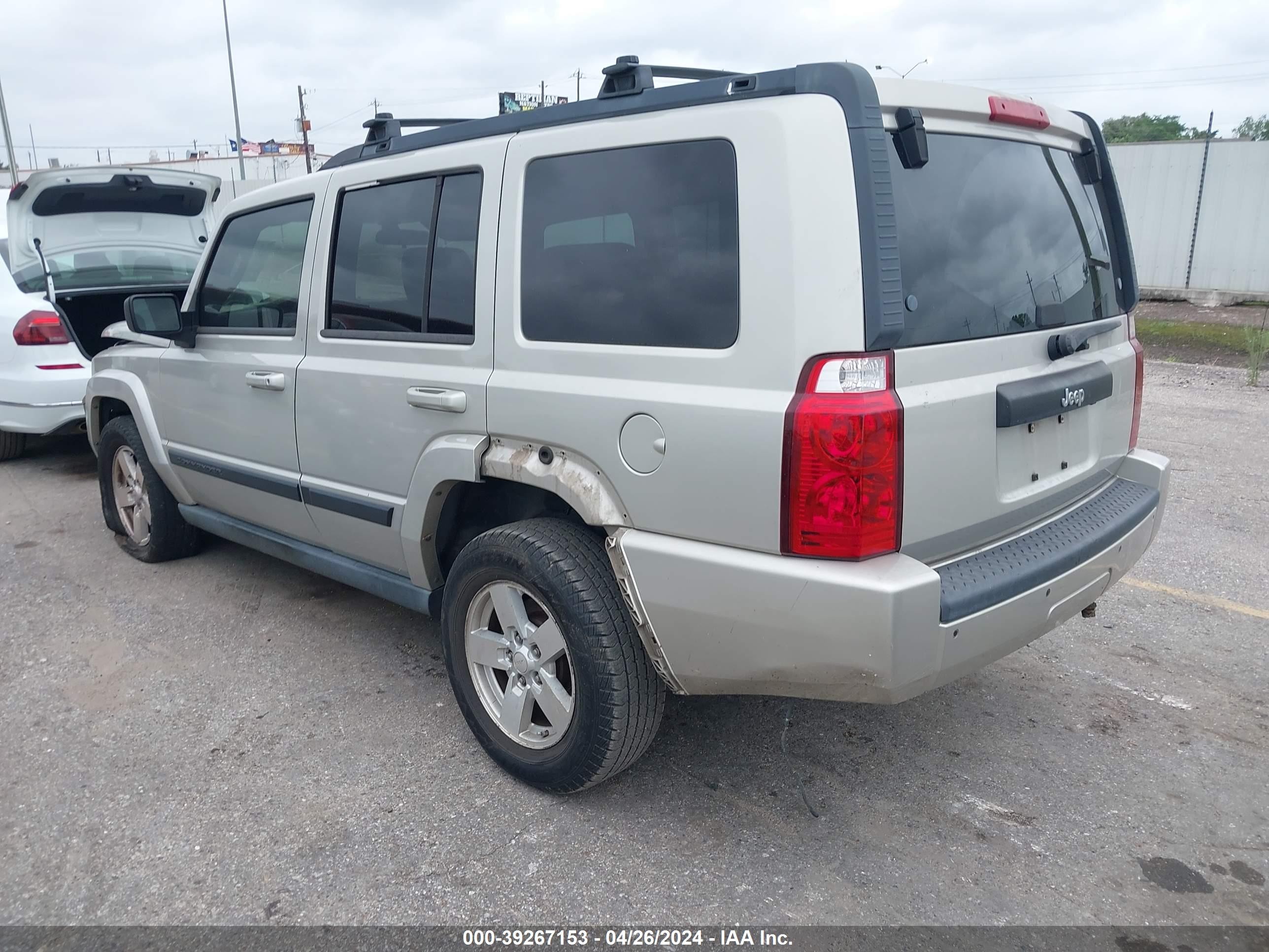 Photo 2 VIN: 1J8HH48KX8C236795 - JEEP COMMANDER 