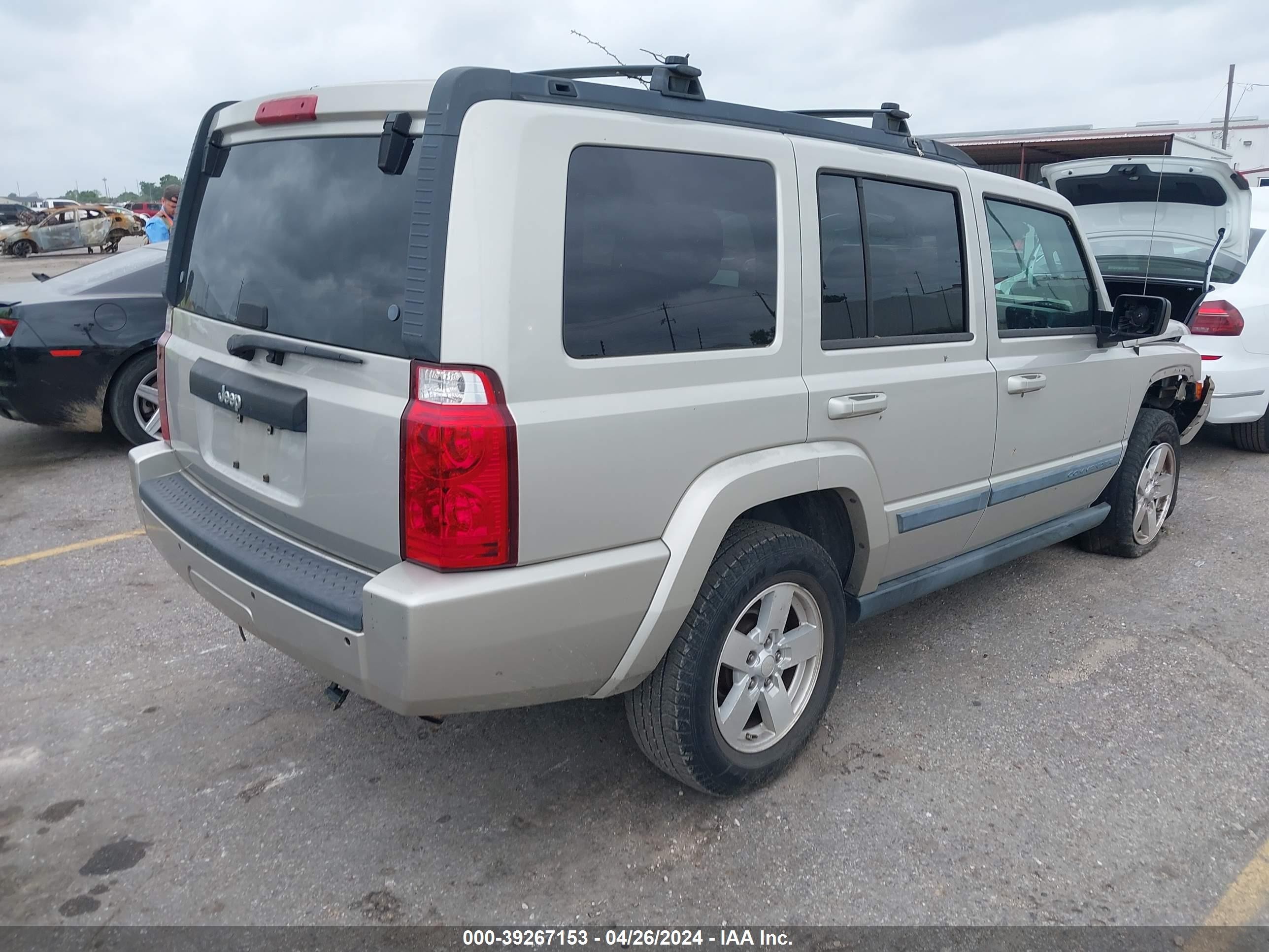 Photo 3 VIN: 1J8HH48KX8C236795 - JEEP COMMANDER 