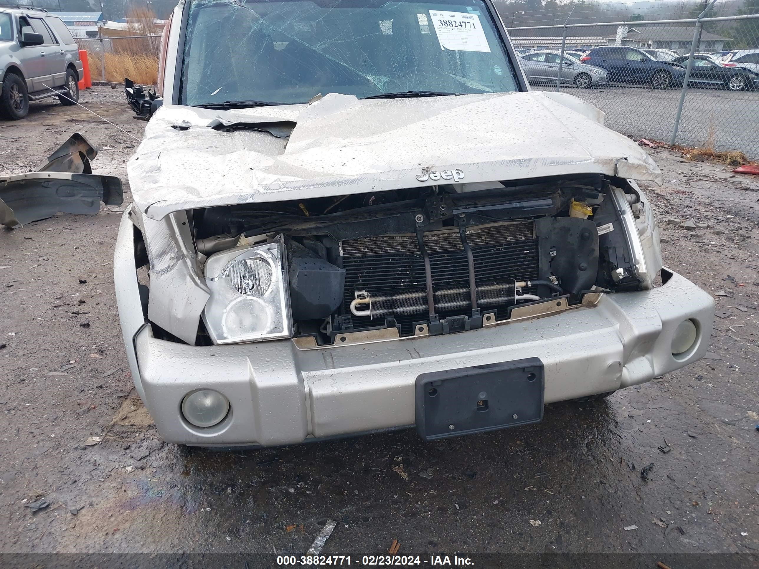 Photo 5 VIN: 1J8HH48N16C367721 - JEEP COMMANDER 