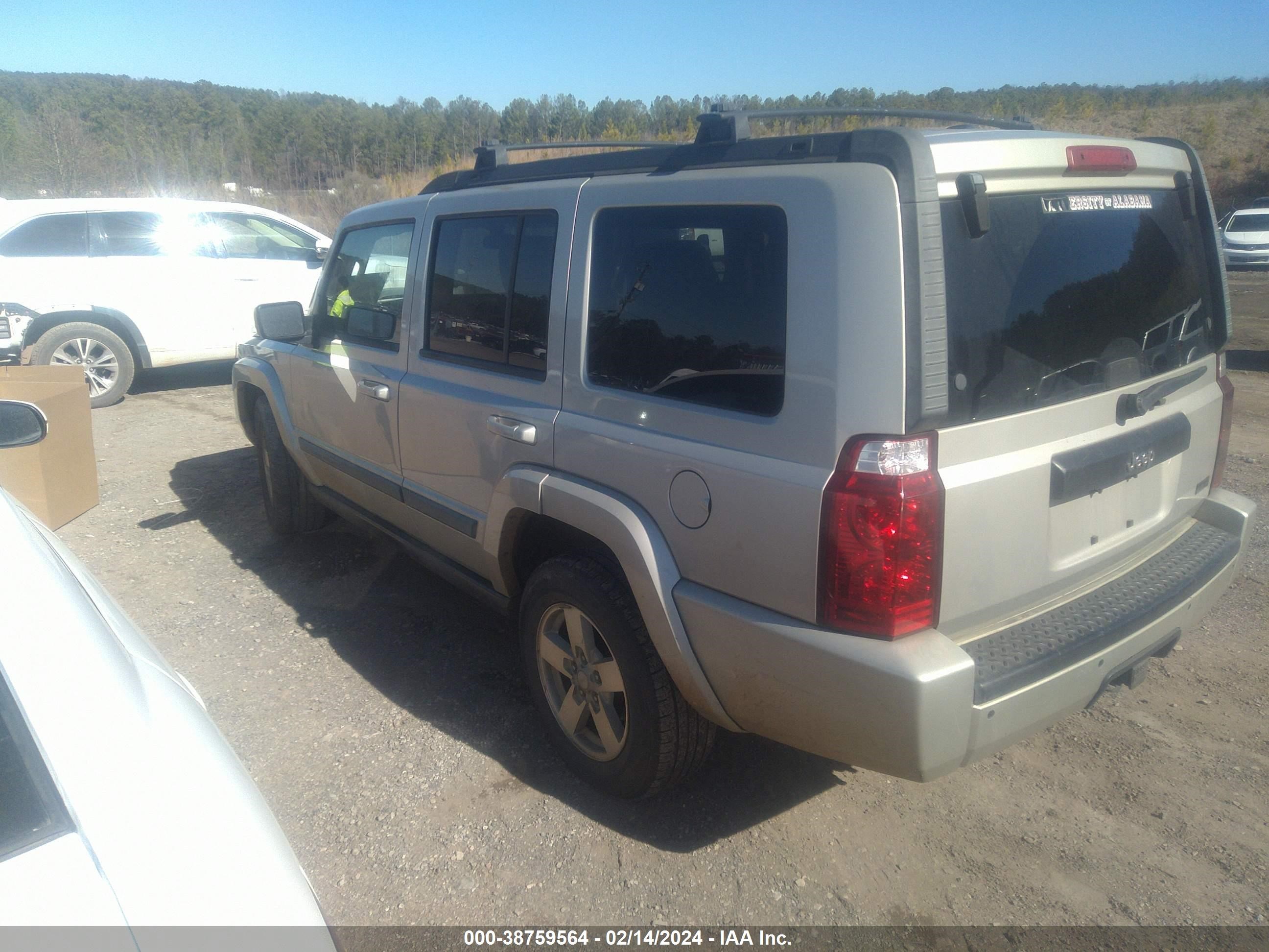 Photo 2 VIN: 1J8HH48N68C199450 - JEEP COMMANDER 