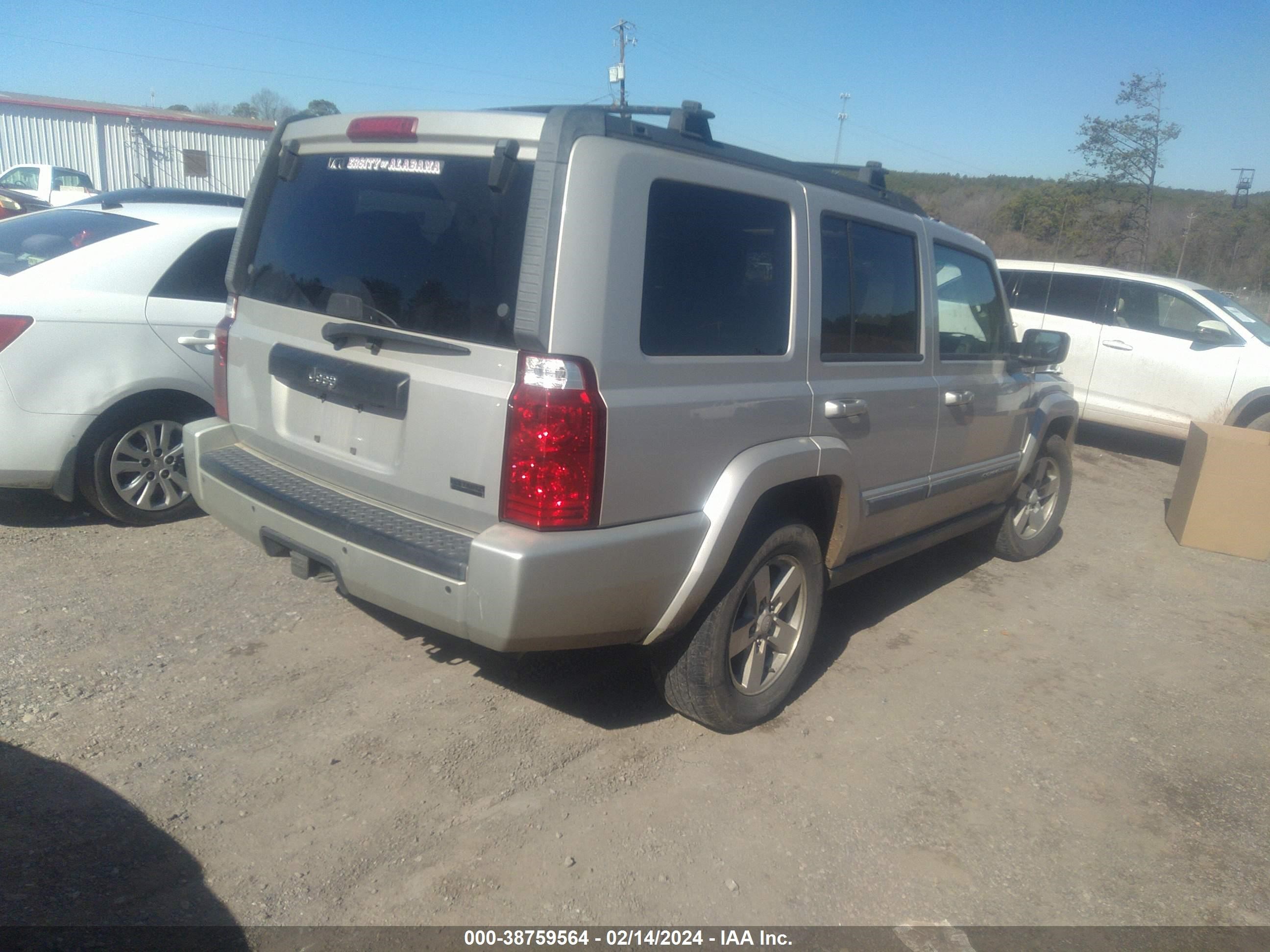 Photo 3 VIN: 1J8HH48N68C199450 - JEEP COMMANDER 