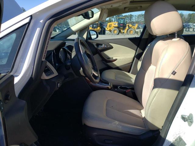 Photo 6 VIN: 1J8HH48N86C151848 - BUICK VERANO 