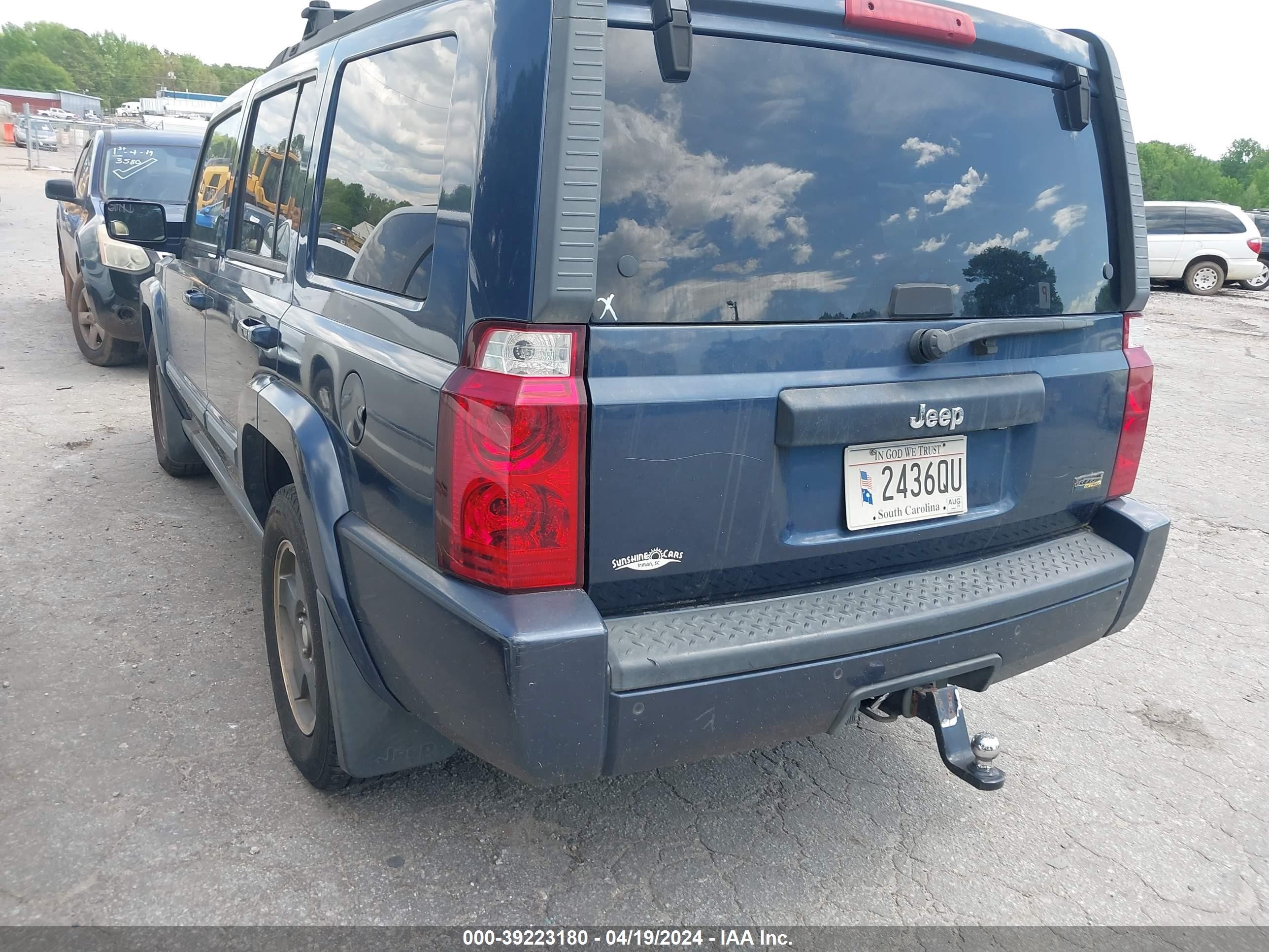 Photo 2 VIN: 1J8HH48NX8C218887 - JEEP COMMANDER 