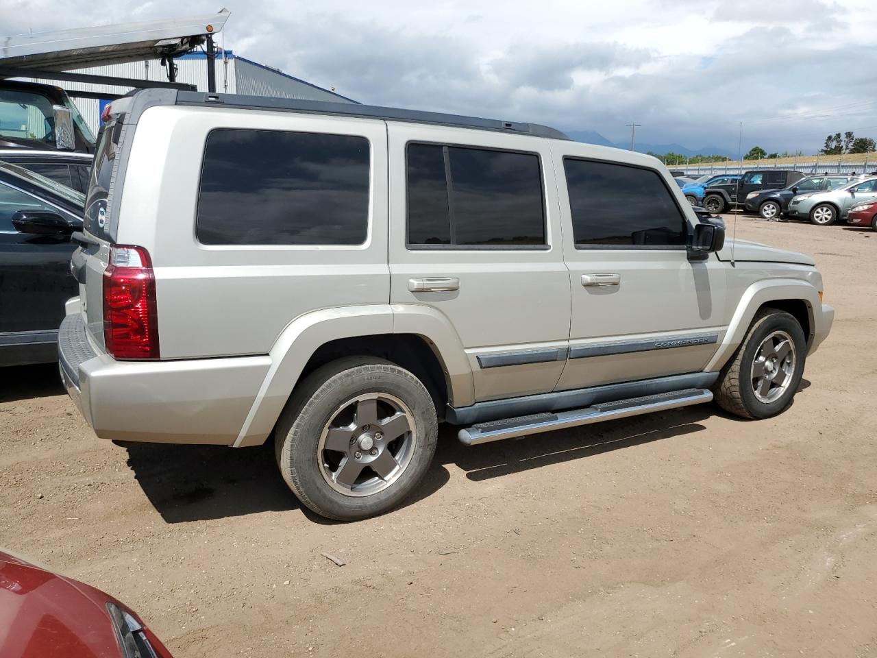 Photo 2 VIN: 1J8HH48NX8C221417 - JEEP COMMANDER 