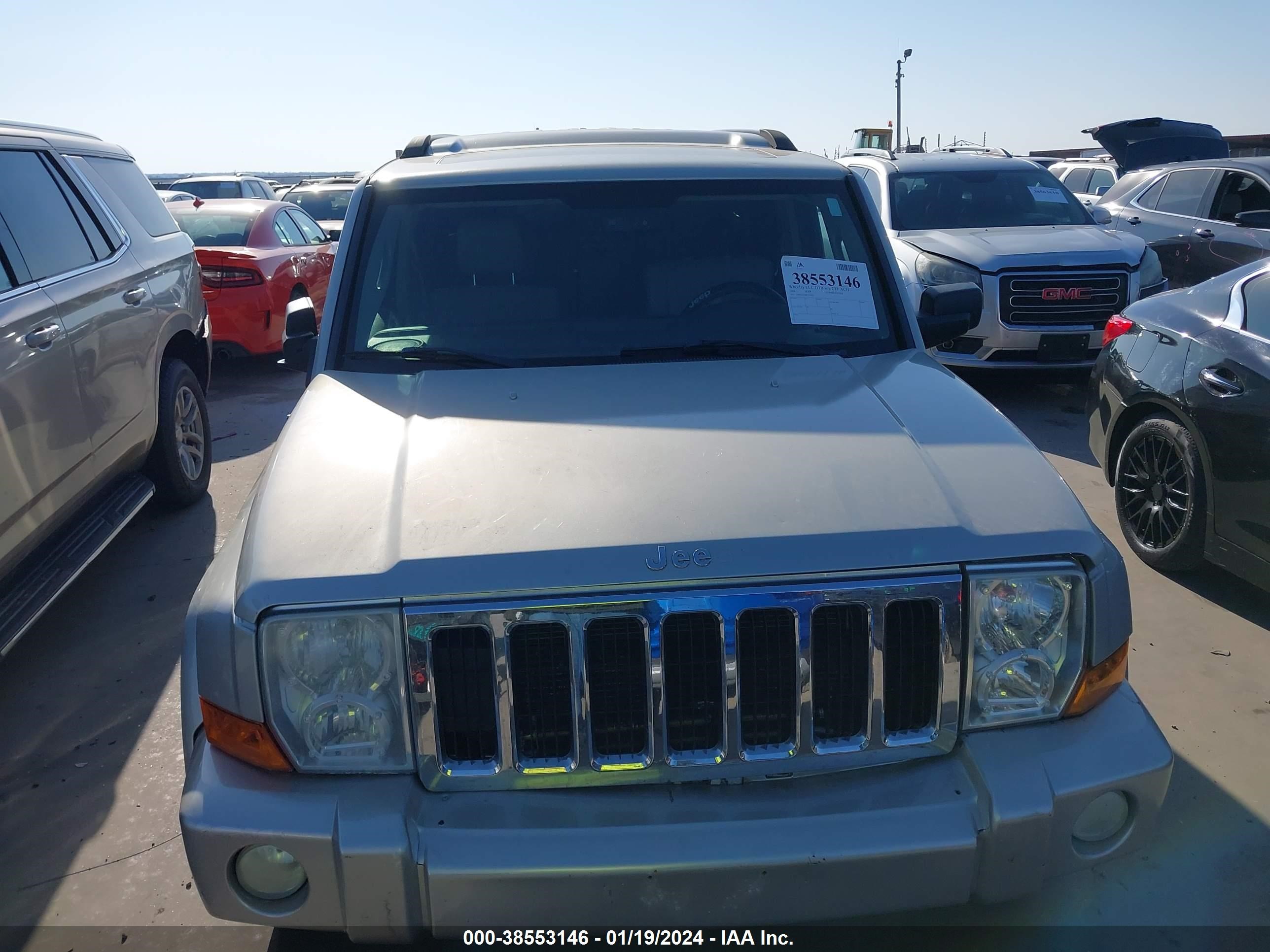 Photo 5 VIN: 1J8HH58N48C127622 - JEEP COMMANDER 