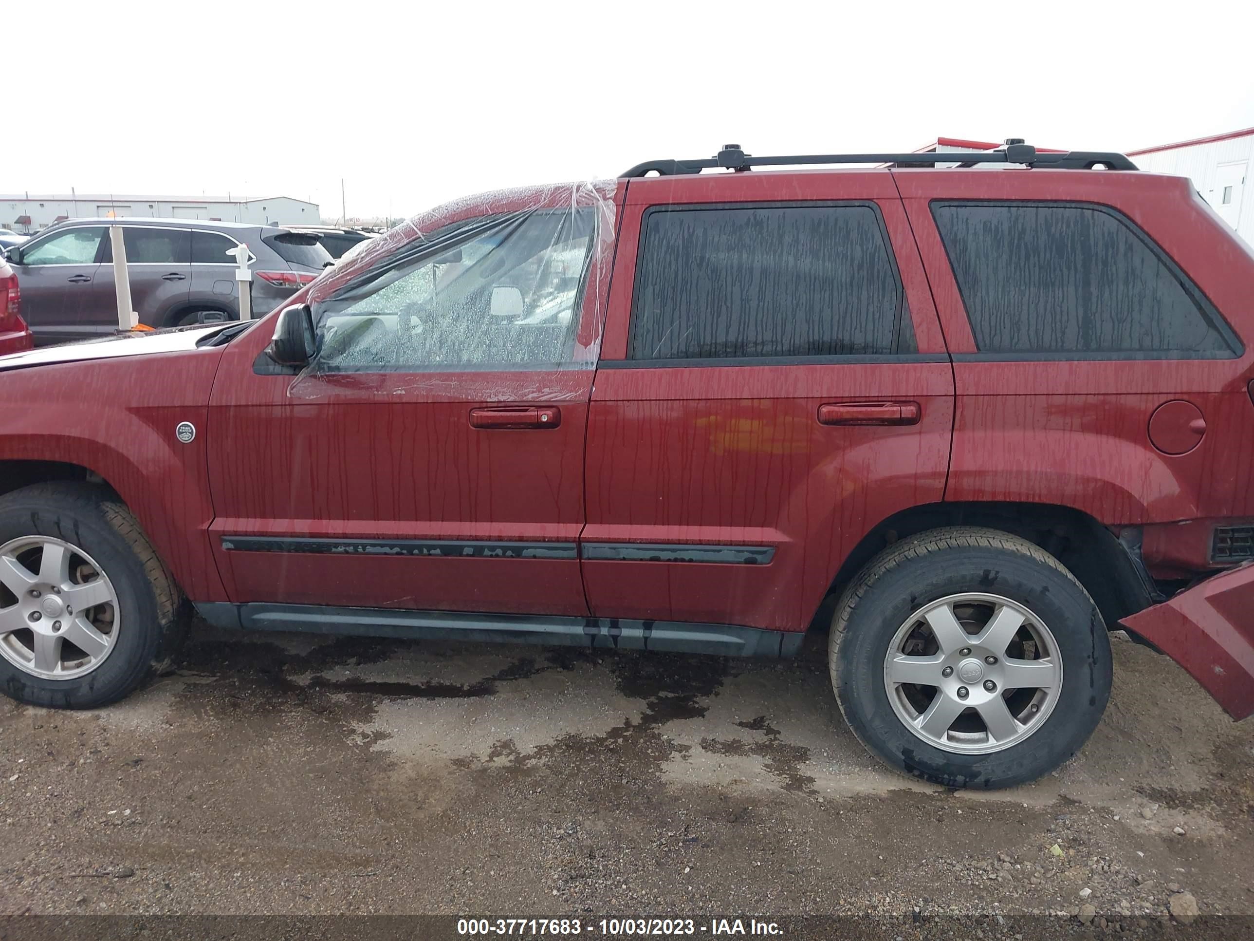 Photo 13 VIN: 1J8HR48N18C220590 - JEEP GRAND CHEROKEE 