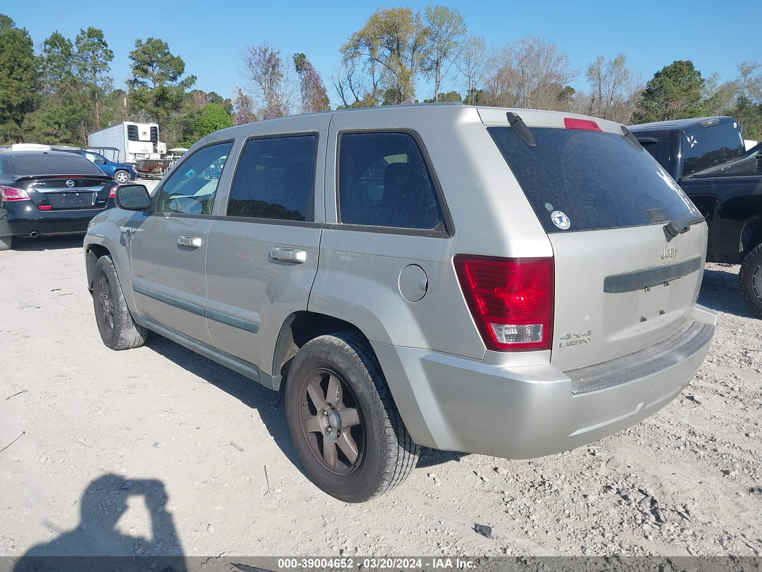 Photo 2 VIN: 1J8HR48NX8C122822 - JEEP GRAND CHEROKEE 